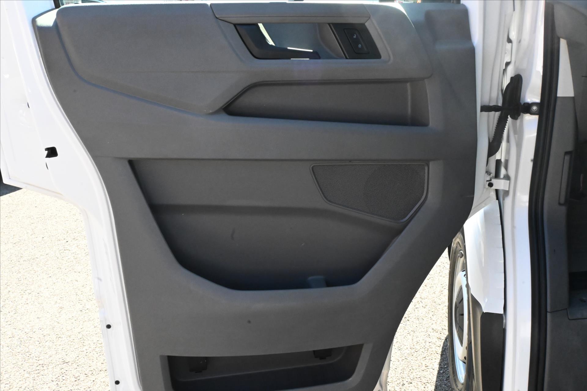 Hlavní fotografie vozu Volkswagen Crafter 2,0 TDI 130kW DSG L2H2 Záruka až 5 let (24)