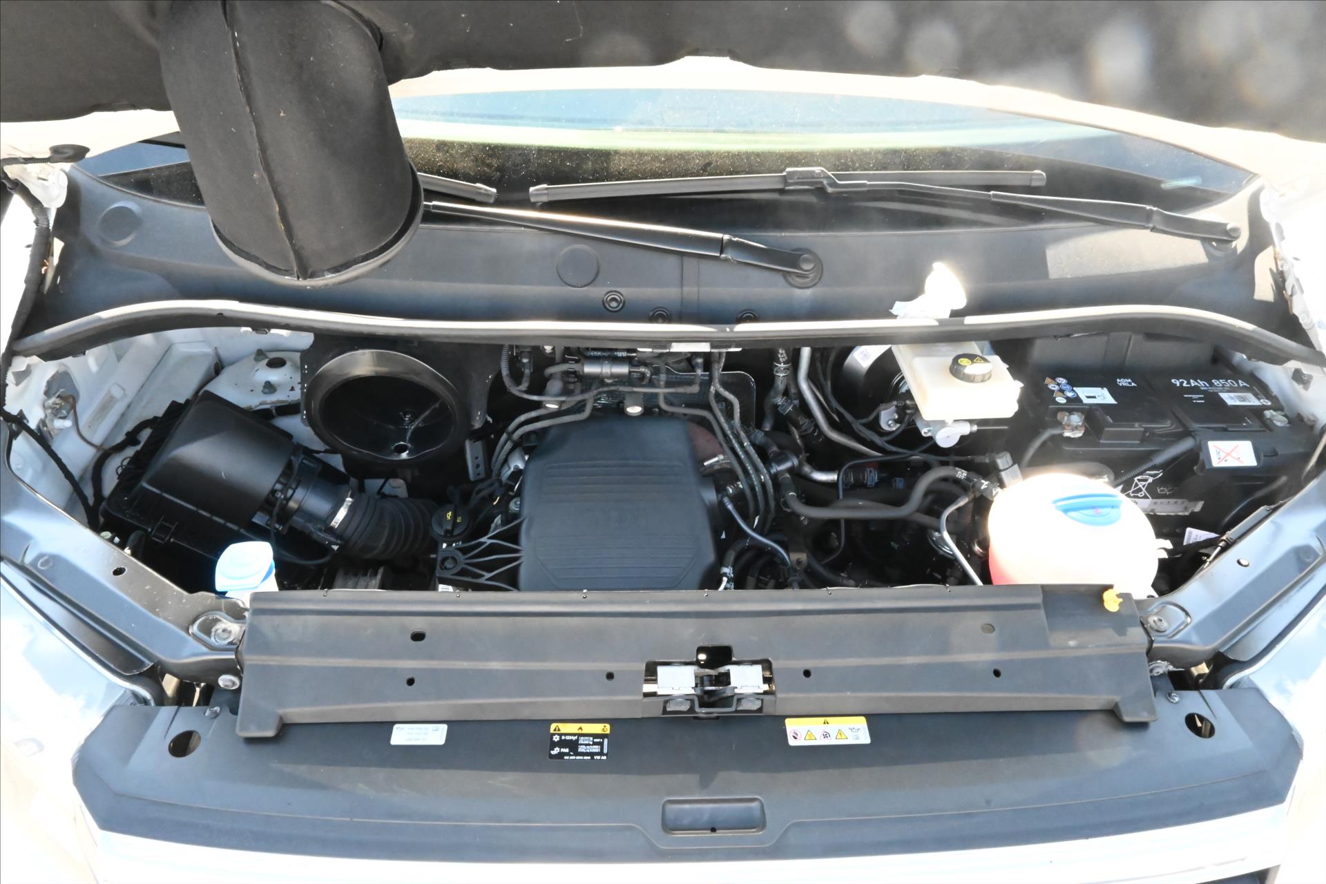 Hlavní fotografie vozu Volkswagen Crafter 2,0 TDI 130kW DSG L2H2 Záruka až 5 let (9)