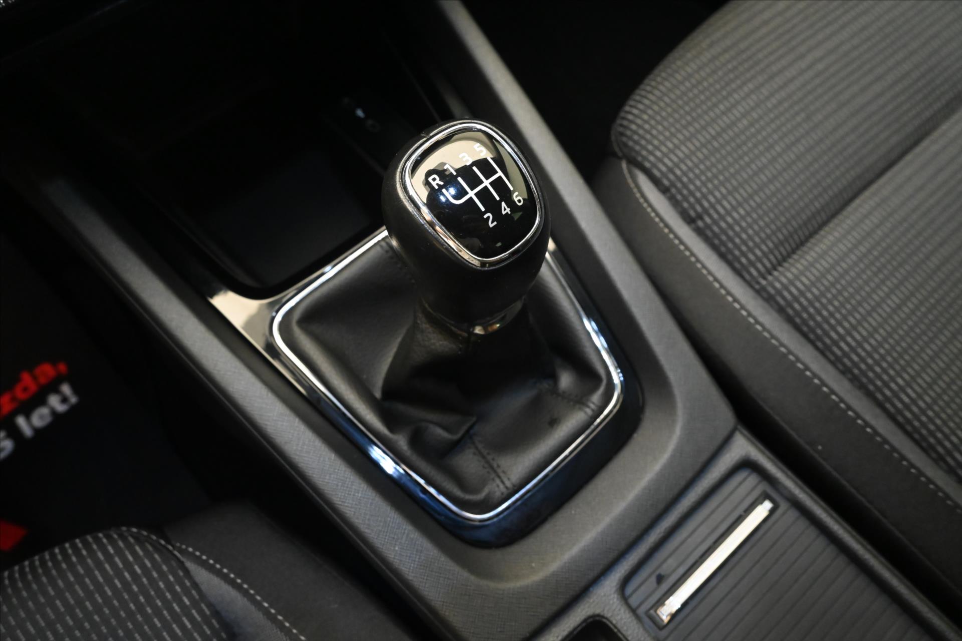 Hlavní fotografie vozu Škoda Octavia 1,5 TSI 110kW Ambition Záruka až 5 let (22)