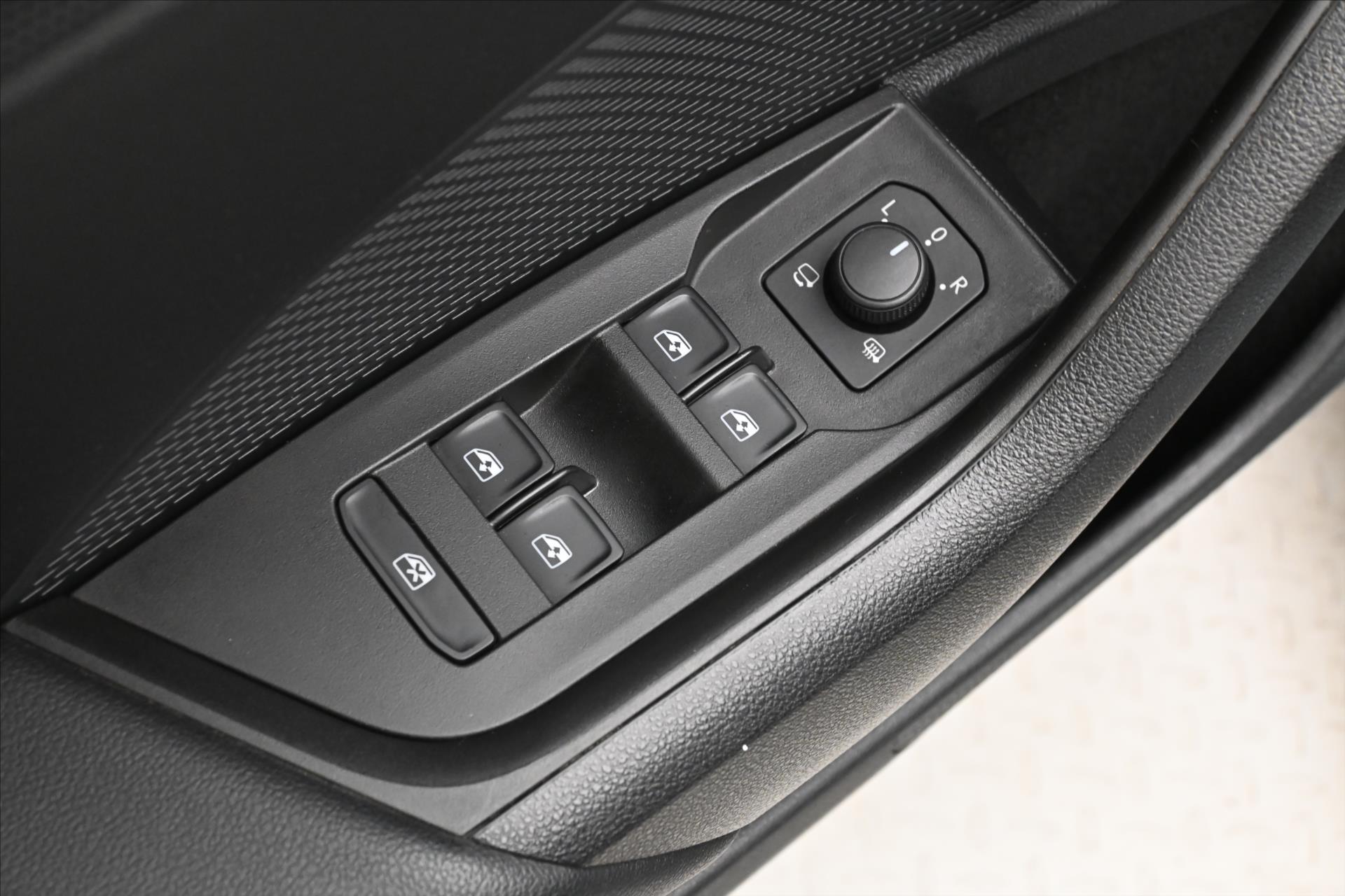 Hlavní fotografie vozu Škoda Octavia 1,5 TSI 110kW Ambition Záruka až 5 let (25)