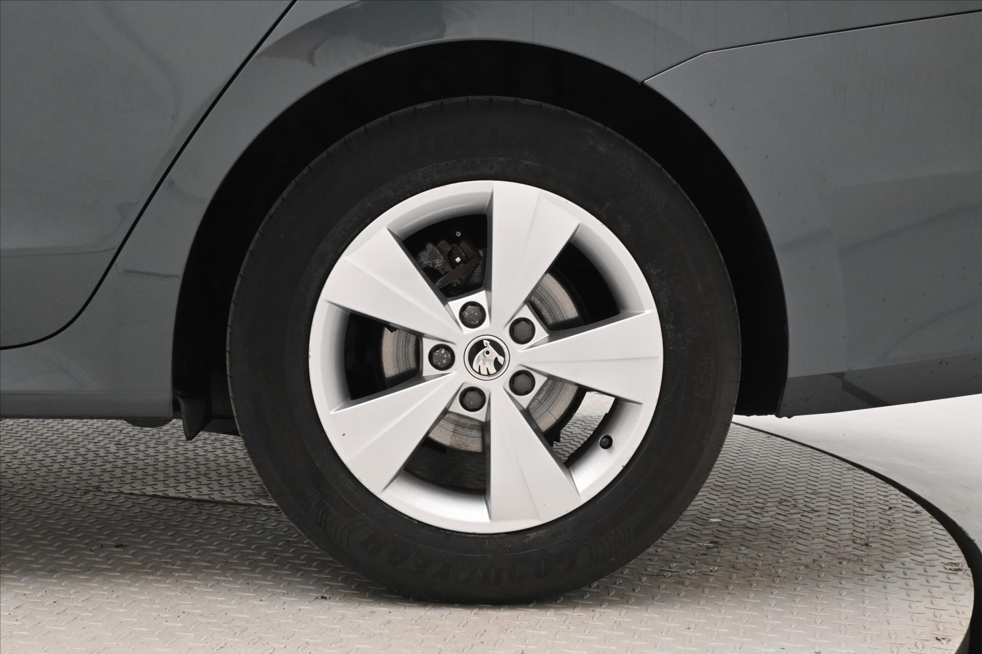 Hlavní fotografie vozu Škoda Octavia 1,5 TSI 110kW Ambition Záruka až 5 let (30)