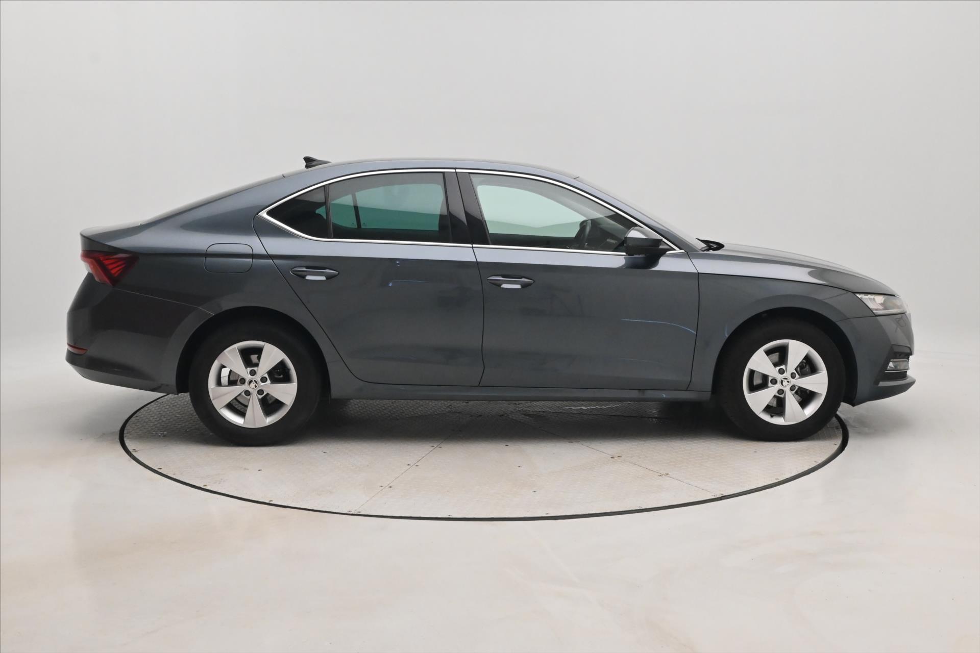 Hlavní fotografie vozu Škoda Octavia 1,5 TSI 110kW Ambition Záruka až 5 let (4)