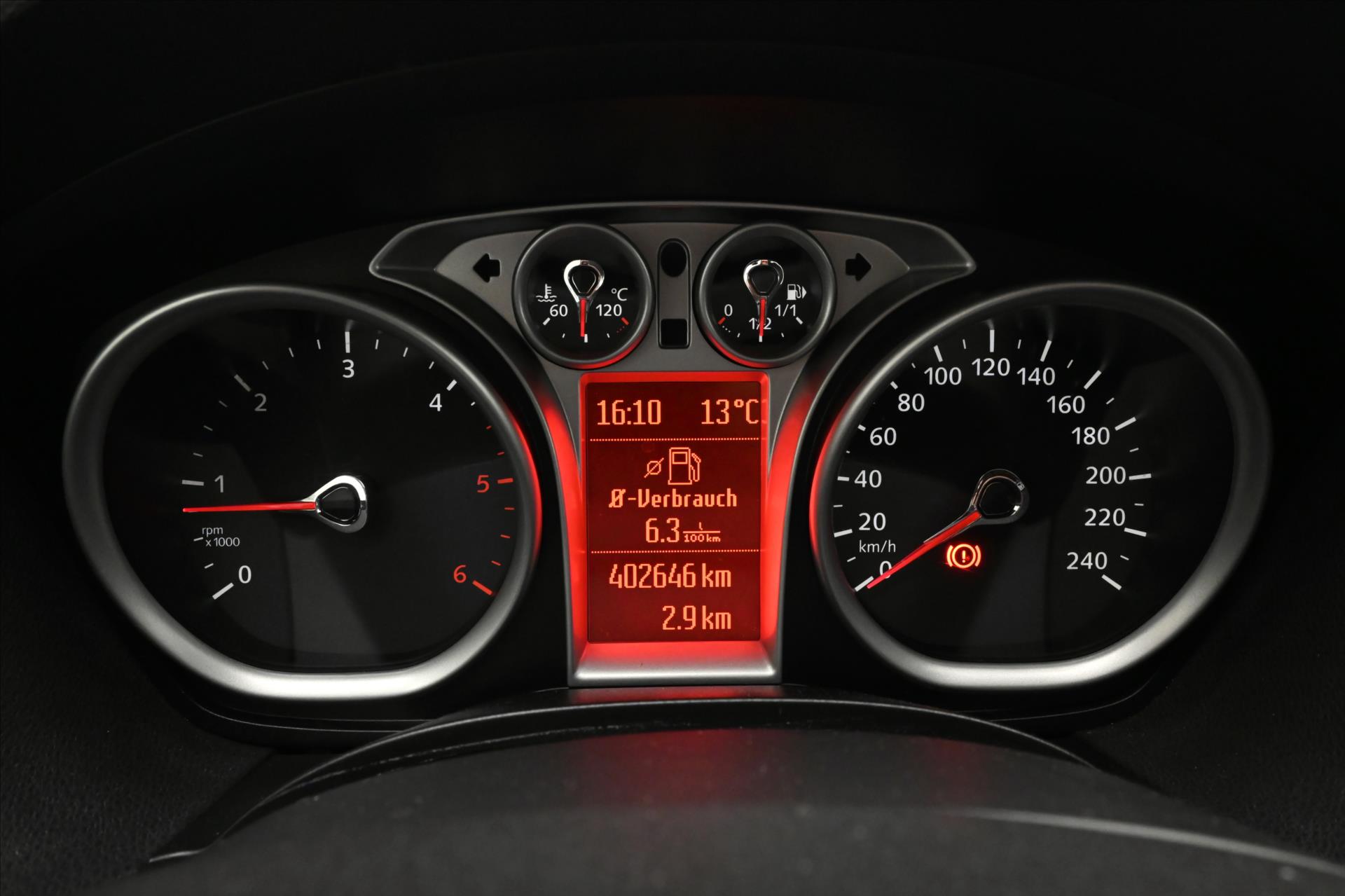 Hlavní fotografie vozu Ford Kuga 2,0 TDCI 103 kW Tažné (16)