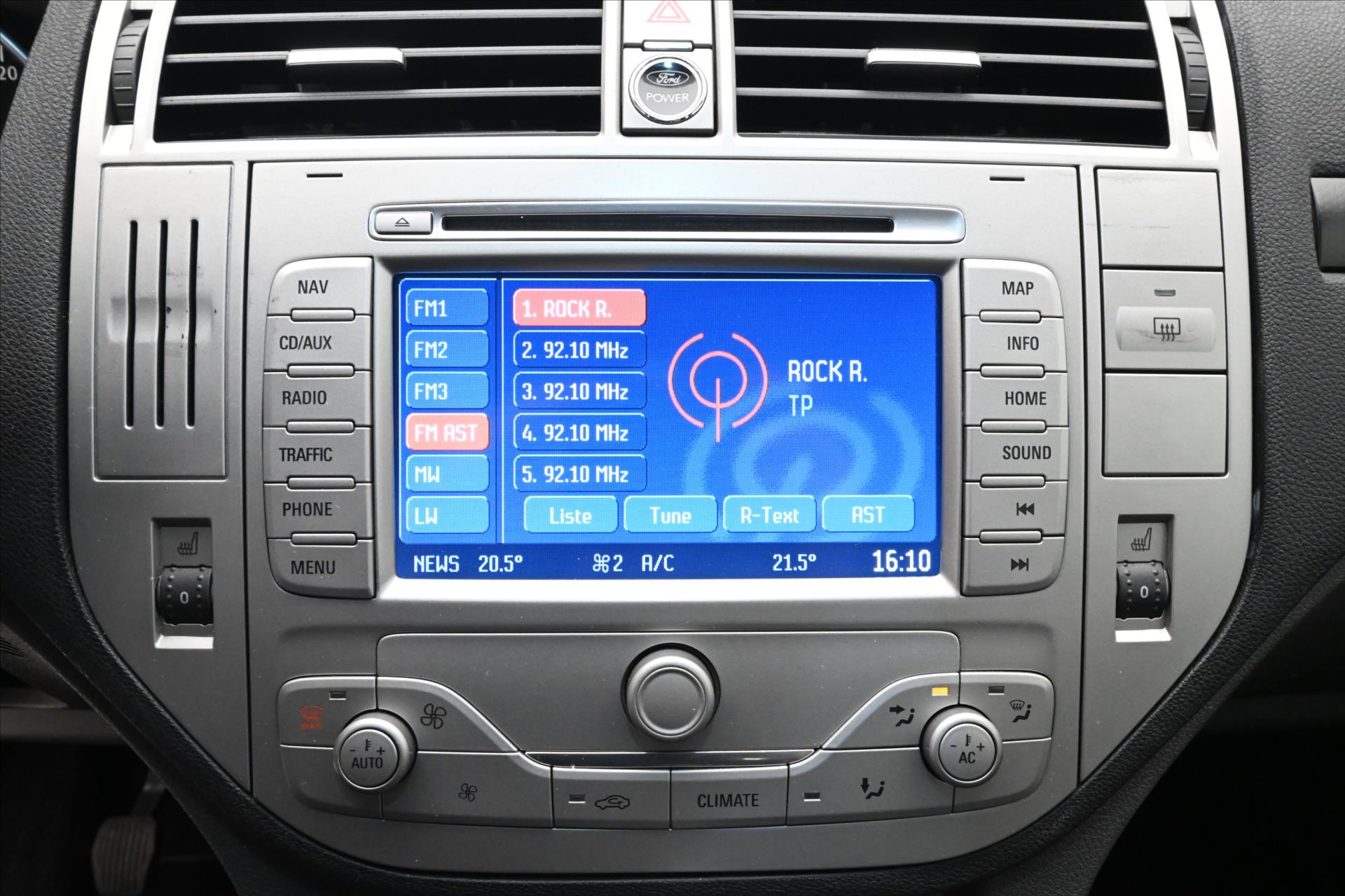 Hlavní fotografie vozu Ford Kuga 2,0 TDCI 103 kW Tažné (19)