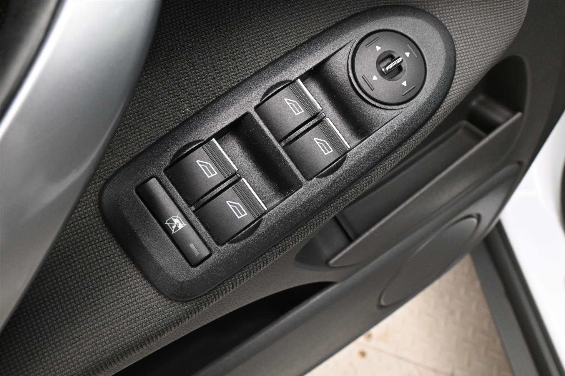 Hlavní fotografie vozu Ford Kuga 2,0 TDCI 103 kW Tažné (23)