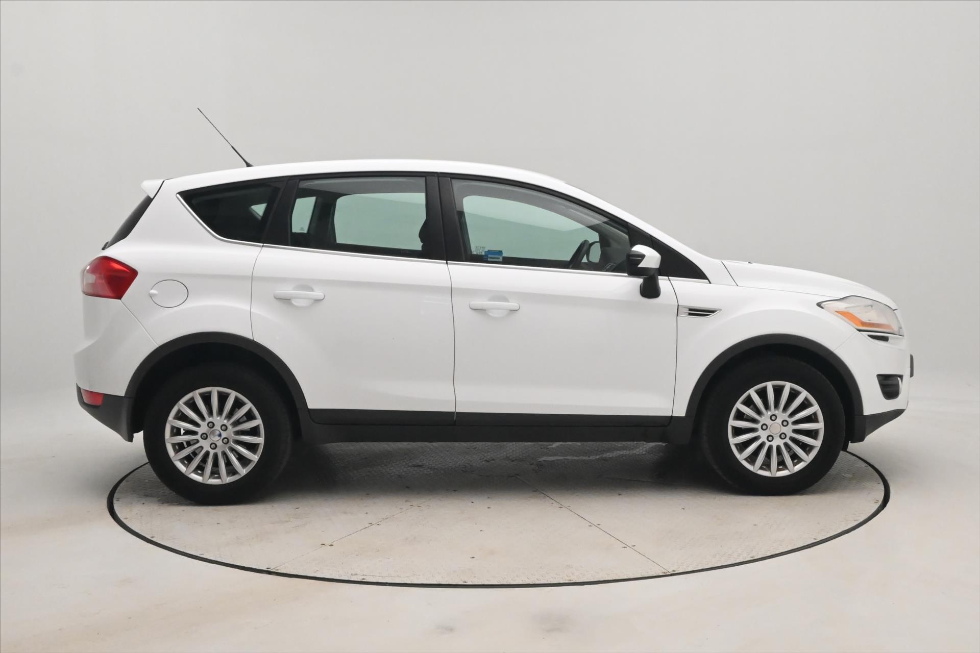 Hlavní fotografie vozu Ford Kuga 2,0 TDCI 103 kW Tažné (4)