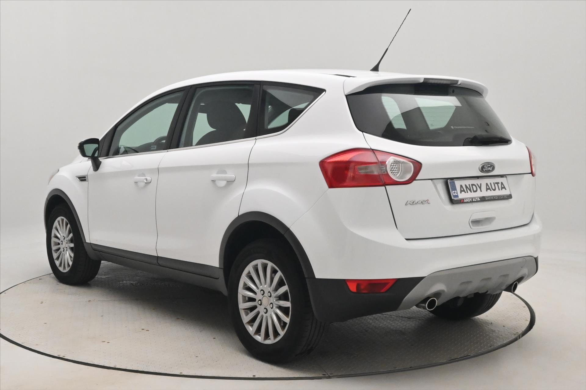 Hlavní fotografie vozu Ford Kuga 2,0 TDCI 103 kW Tažné (7)