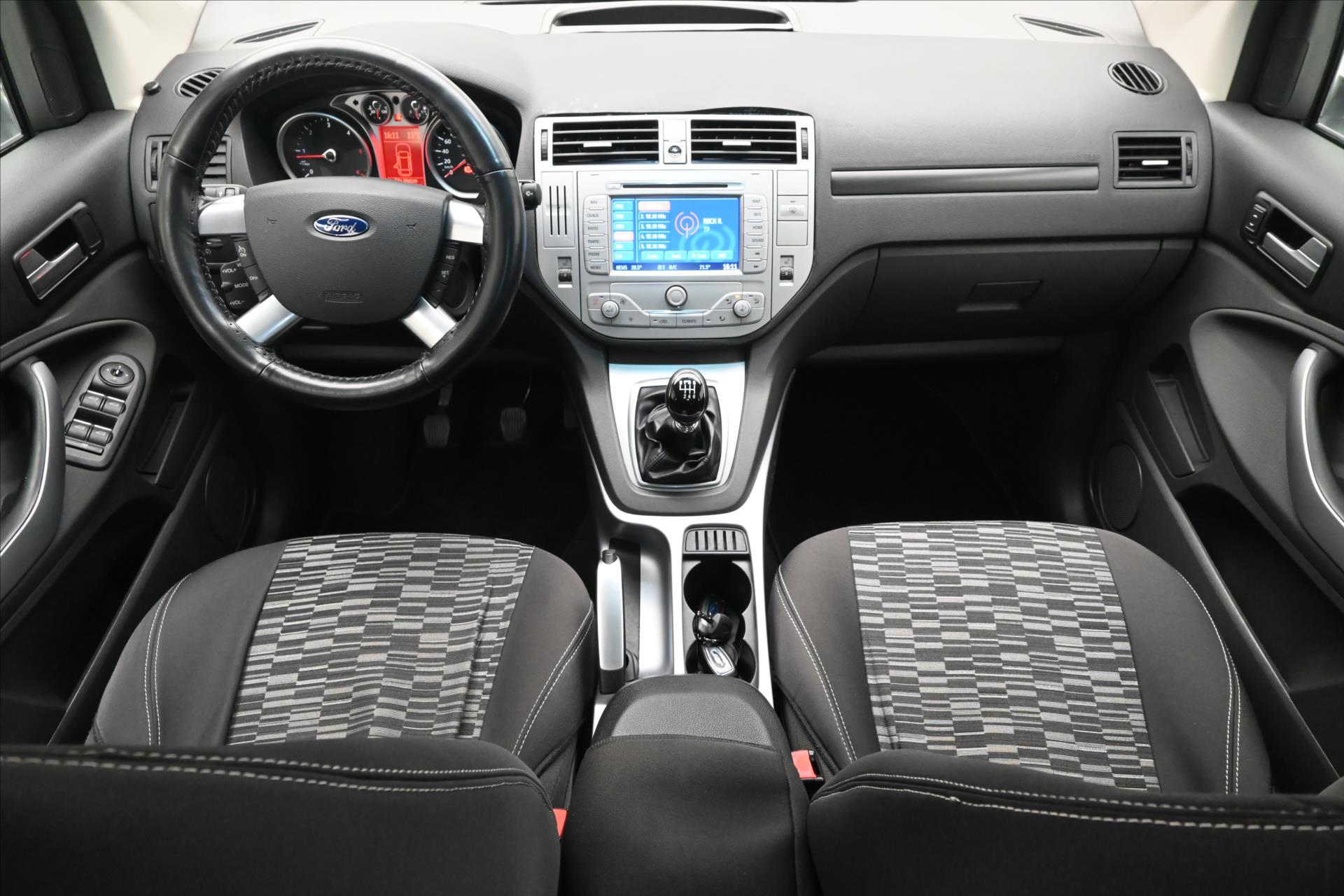Hlavní fotografie vozu Ford Kuga 2,0 TDCI 103kW Tažné (15)