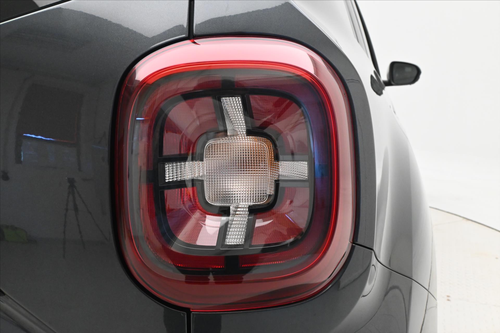 Hlavní fotografie vozu Dacia Duster 1,6 SCe 84kW tažné Záruka až 5 let (28)