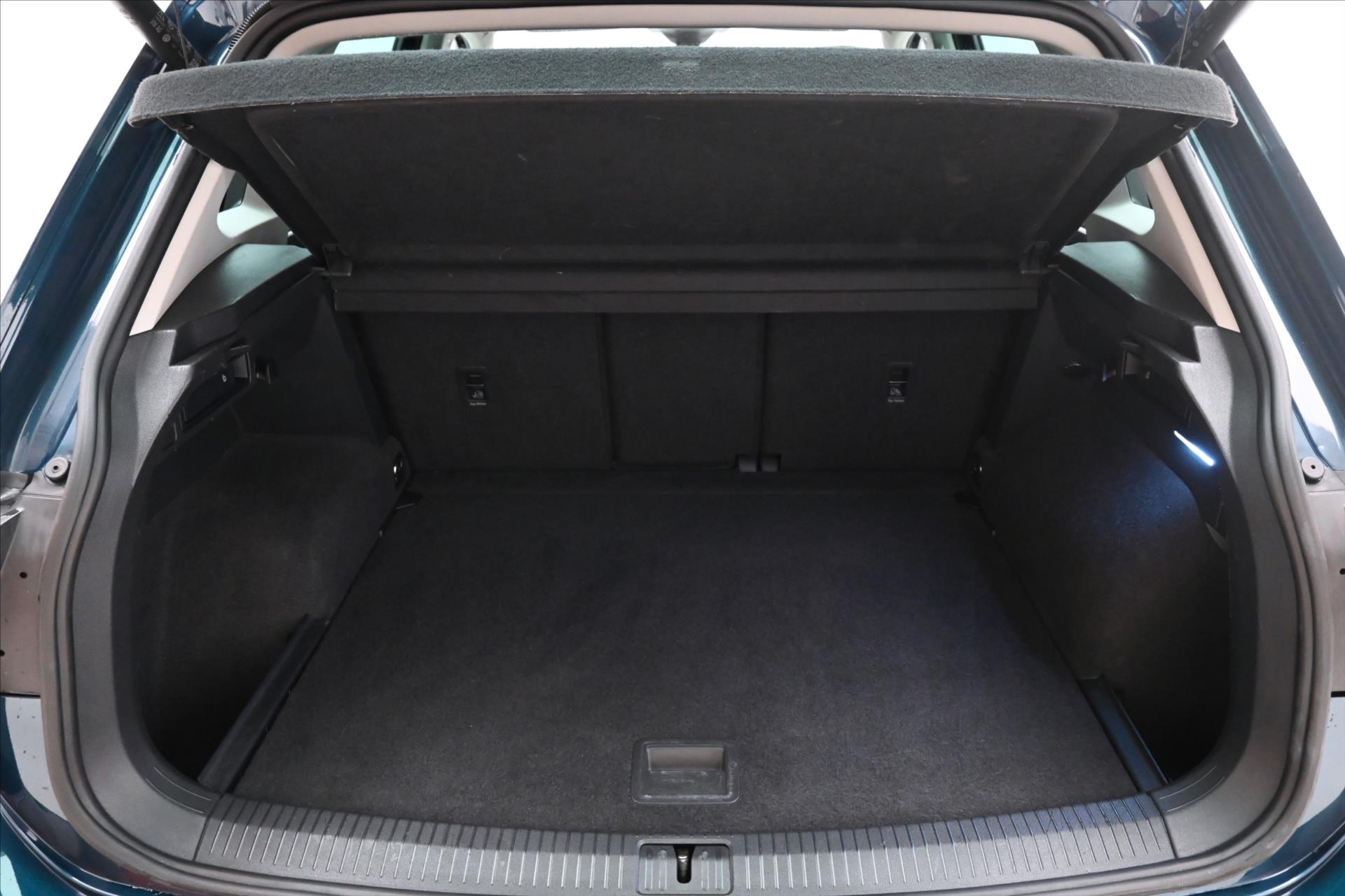 Main photo of the car Volkswagen Tiguan 2.0 TDI 110 kW LIFE Warranty up to 5 years (10)