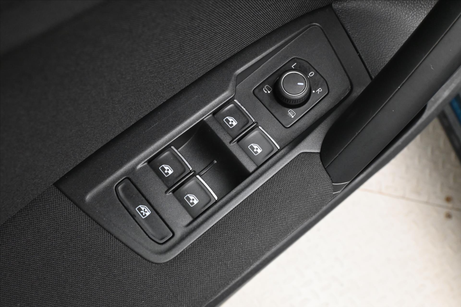 Main photo of the car Volkswagen Tiguan 2.0 TDI 110 kW LIFE Warranty up to 5 years (26)