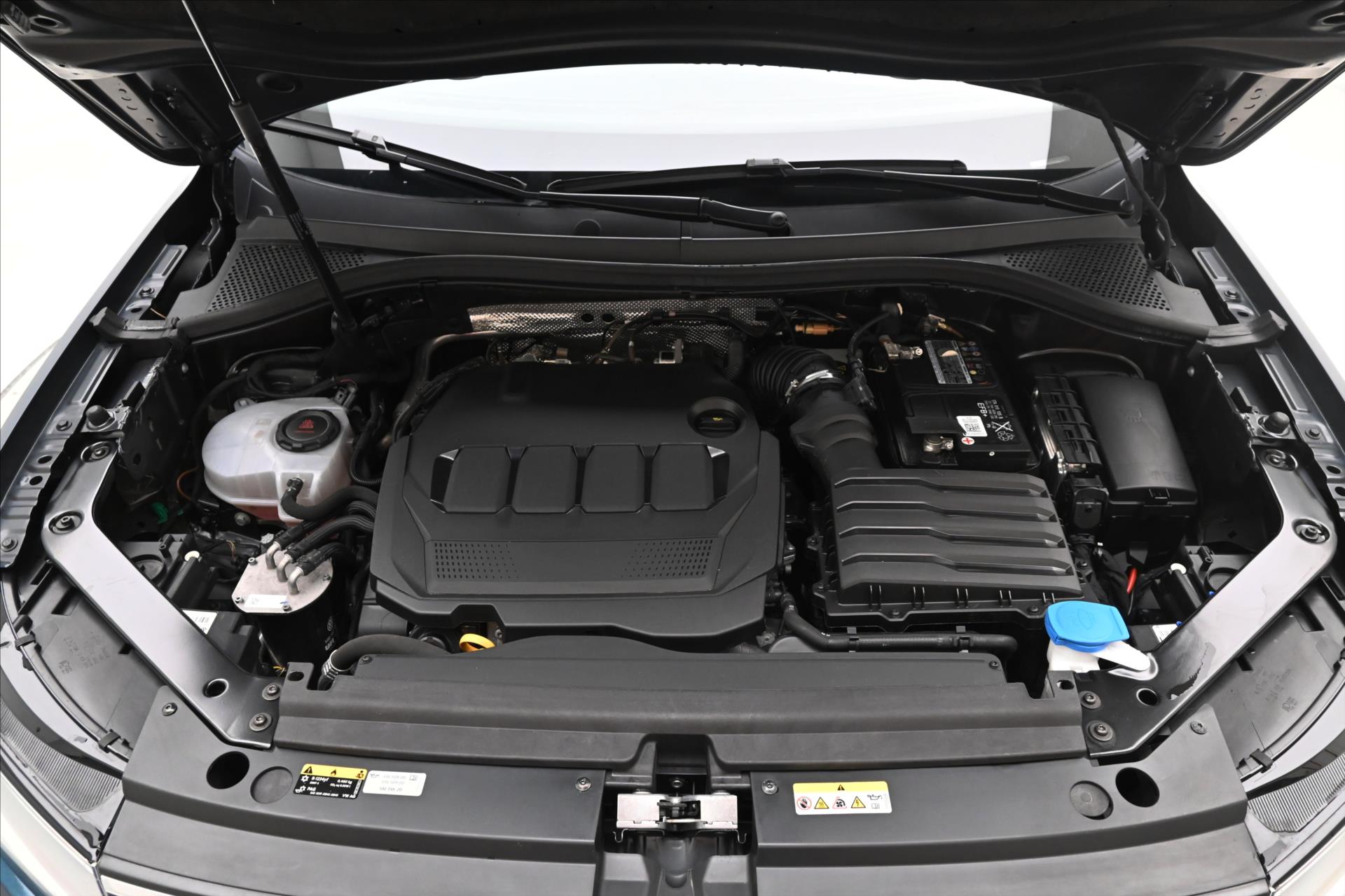 Main photo of the car Volkswagen Tiguan 2.0 TDI 110 kW LIFE Warranty up to 5 years (9)