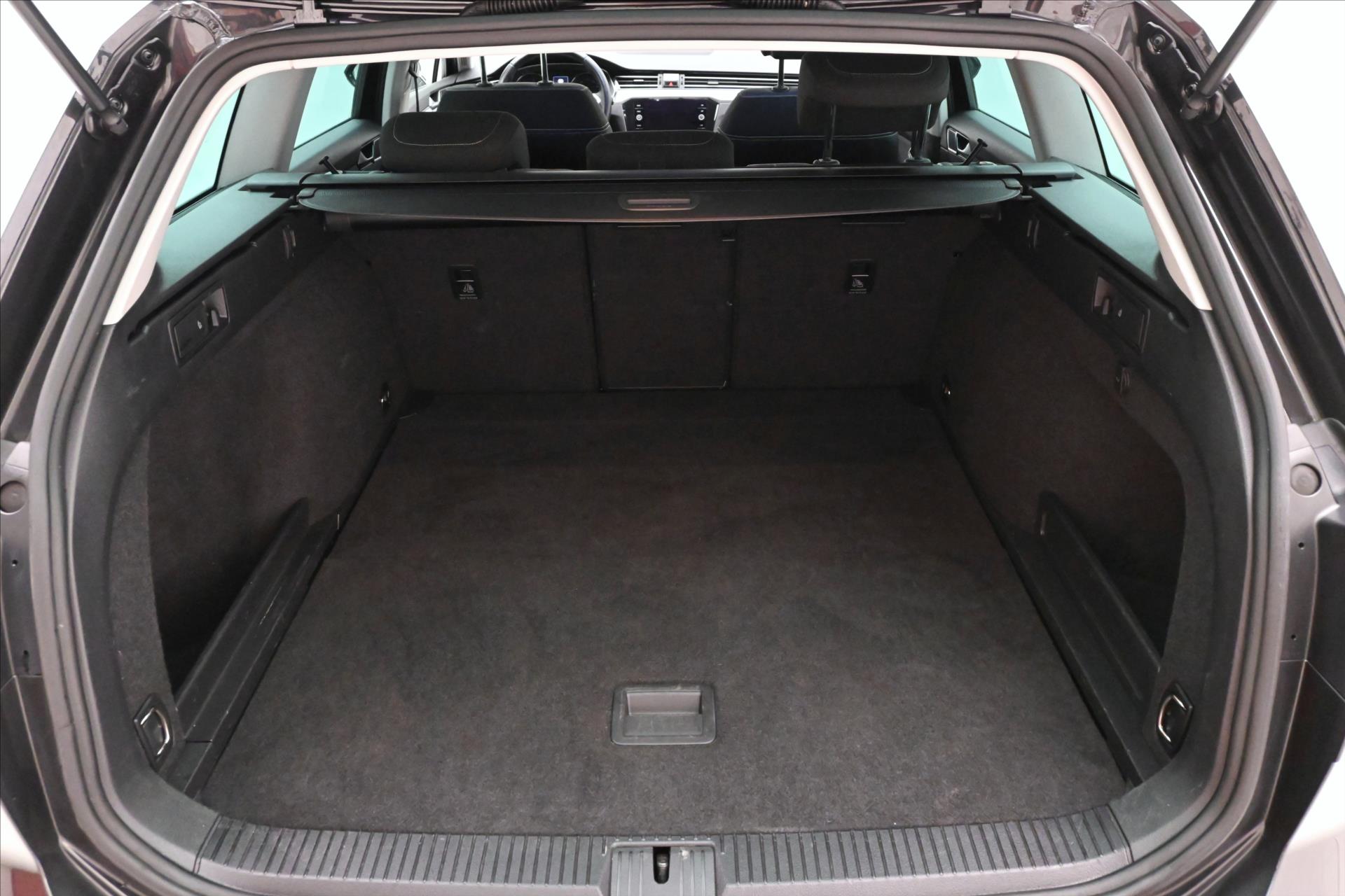 Hlavní fotografie vozu Volkswagen Passat 2,0 TDI 110 kW DSG Business Záruka až 5 let (11)