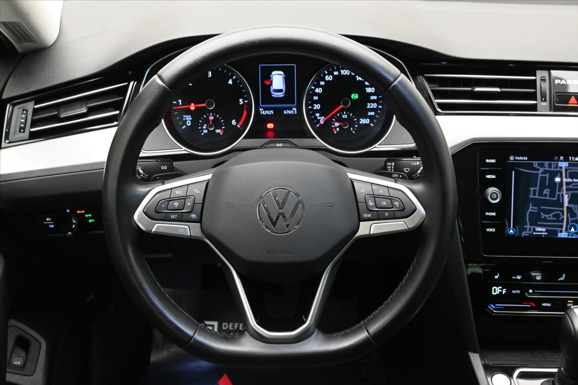 Hlavní fotografie vozu Volkswagen Passat 2,0 TDI 110 kW DSG Business Záruka až 5 let (19)