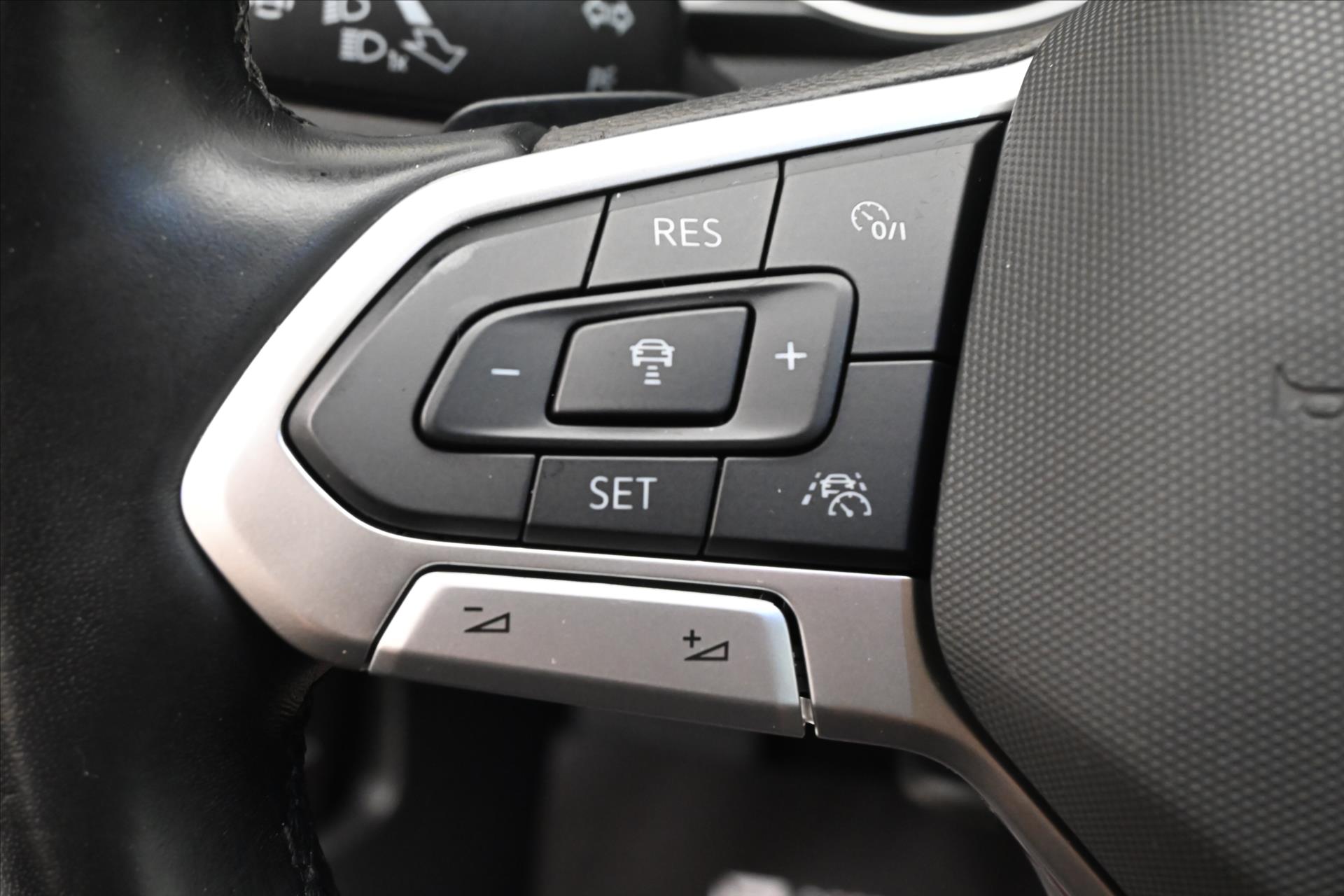 Hlavní fotografie vozu Volkswagen Passat 2,0 TDI 110 kW DSG Business Záruka až 5 let (25)