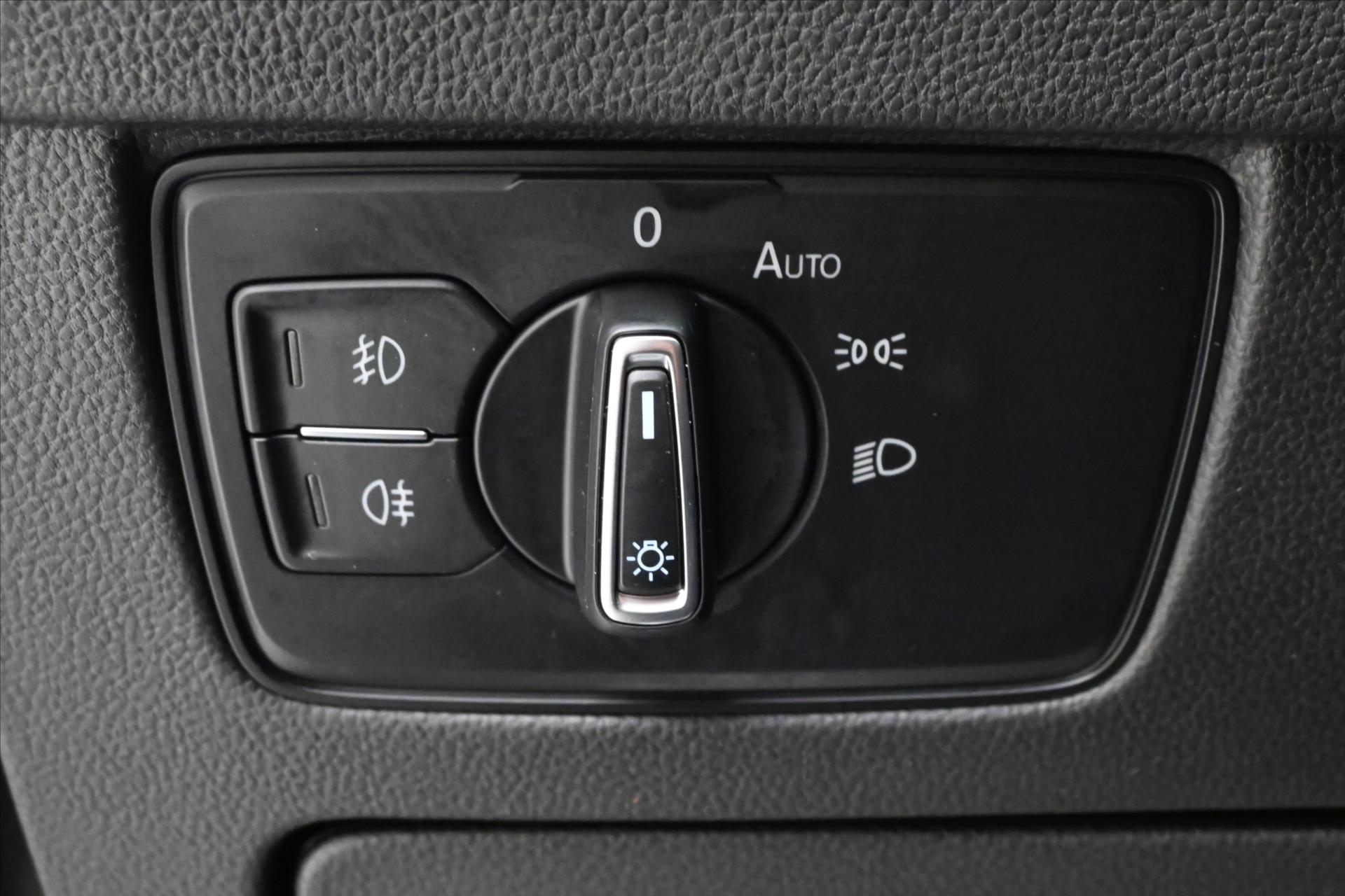 Hlavní fotografie vozu Volkswagen Passat 2,0 TDI 110 kW DSG Business Záruka až 5 let (28)