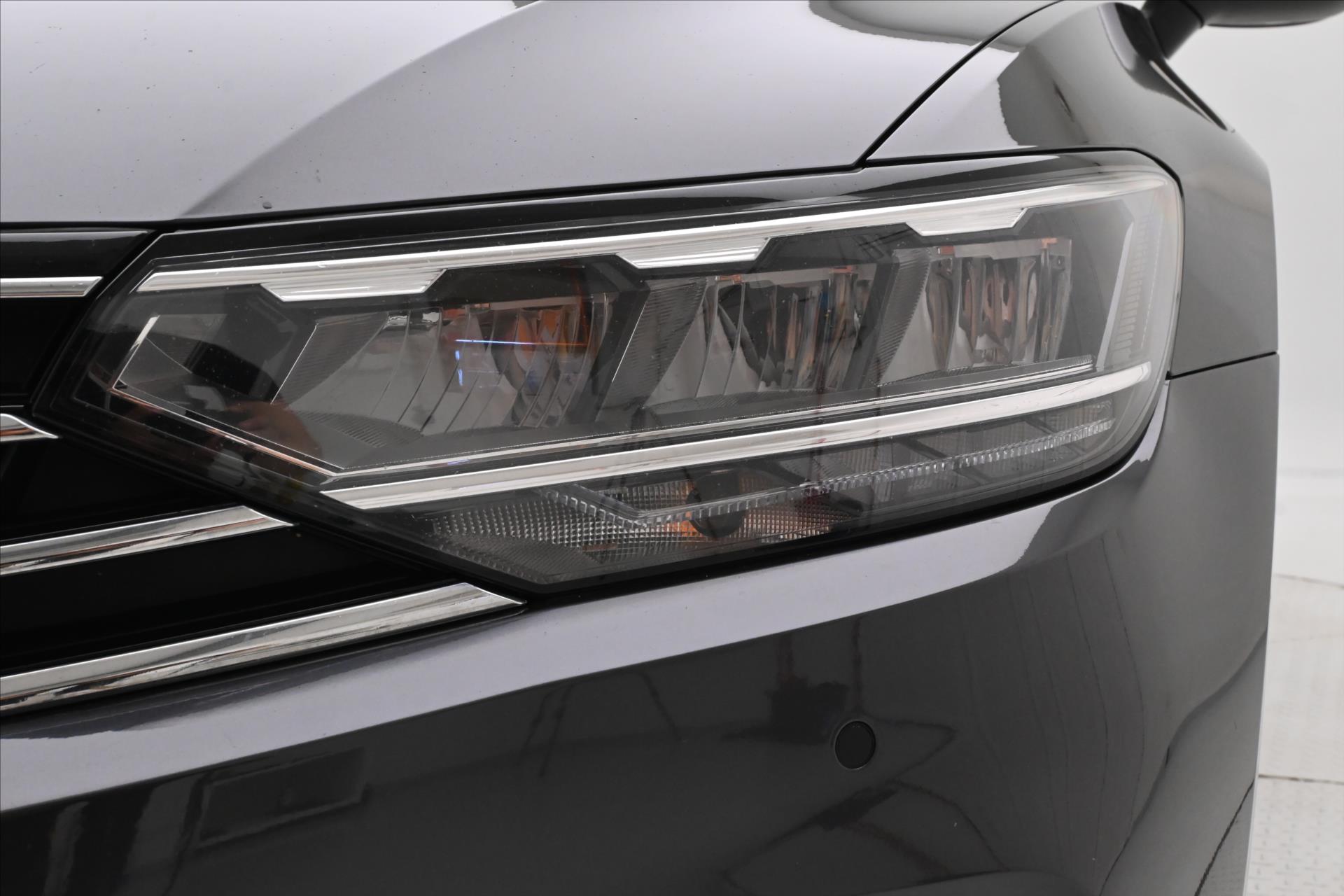 Hlavní fotografie vozu Volkswagen Passat 2,0 TDI 110 kW DSG Business Záruka až 5 let (30)