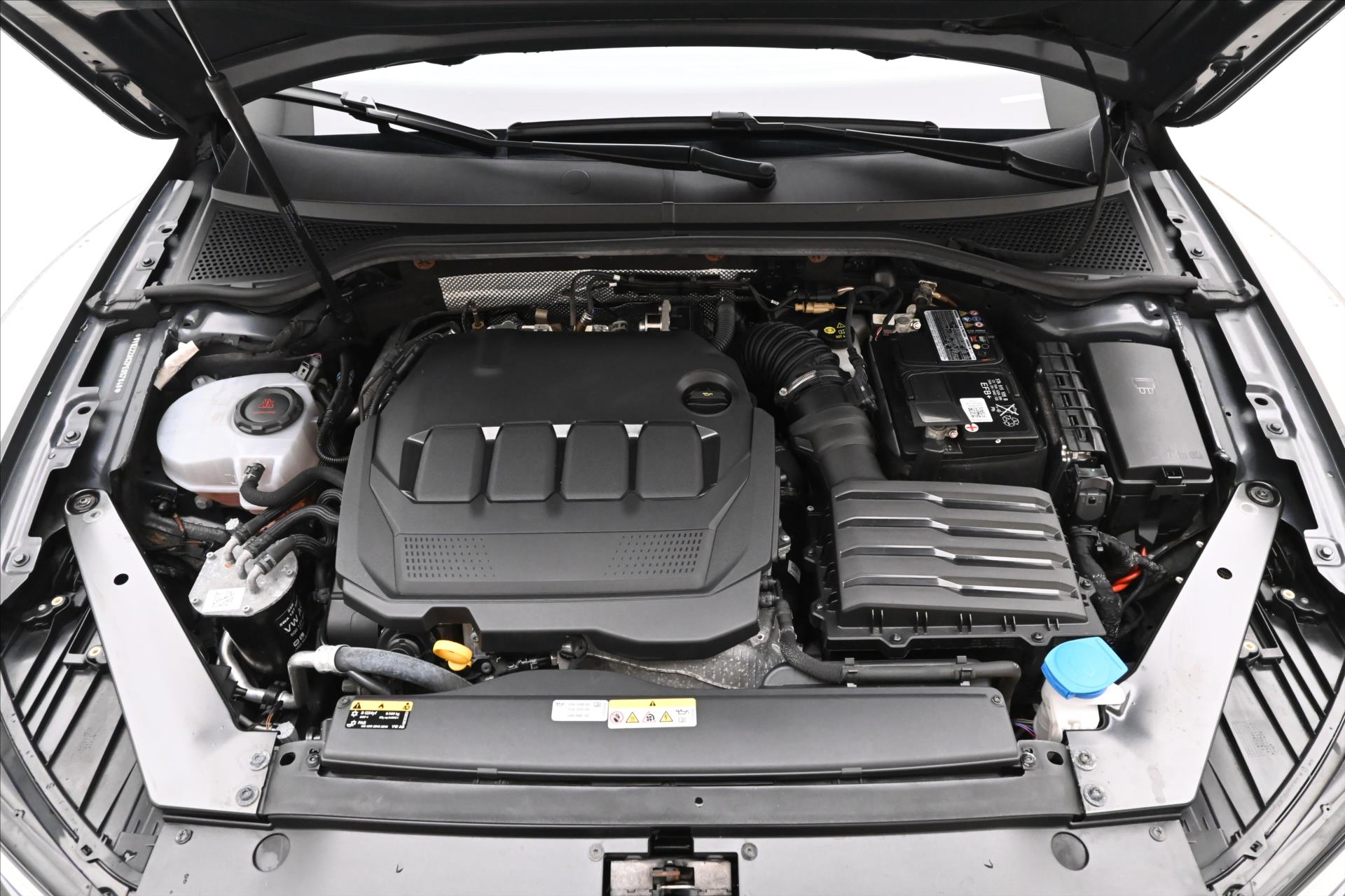Hlavní fotografie vozu Volkswagen Passat 2,0 TDI 110 kW DSG Business Záruka až 5 let (10)