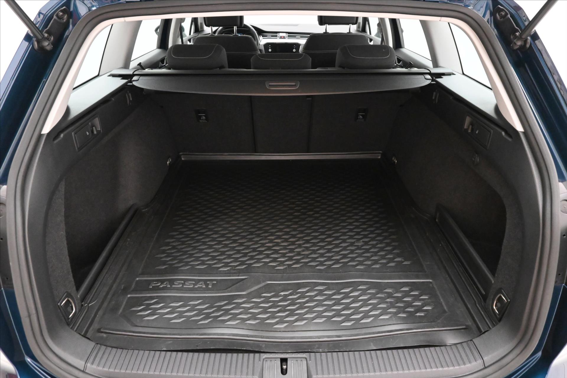 Hlavní fotografie vozu Volkswagen Passat 2,0 TDI 110 kW DSG Business Záruka až 5 let (10)