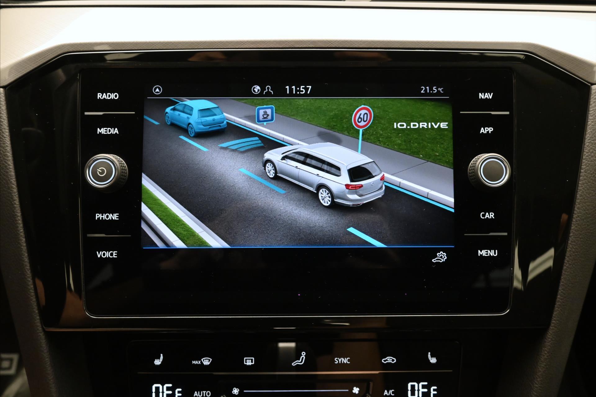 Hlavní fotografie vozu Volkswagen Passat 2,0 TDI 110 kW DSG Business Záruka až 5 let (19)