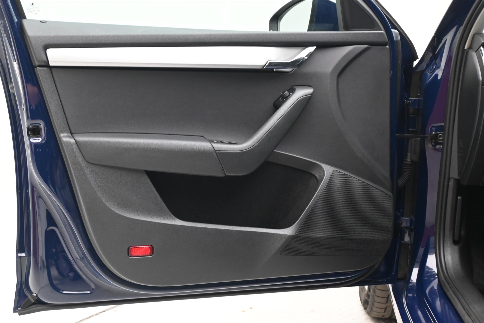 Hlavní fotografie vozu Škoda Octavia 2,0 TDI 110 kW Ambition Záruka až 5 let (23)