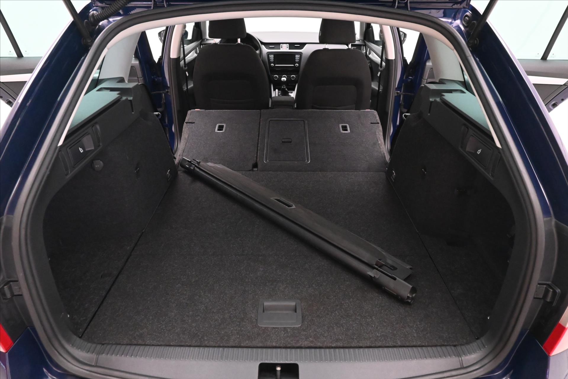 Hlavní fotografie vozu Škoda Octavia 2,0 TDI 110kW Ambition Záruka až 5 let (11)