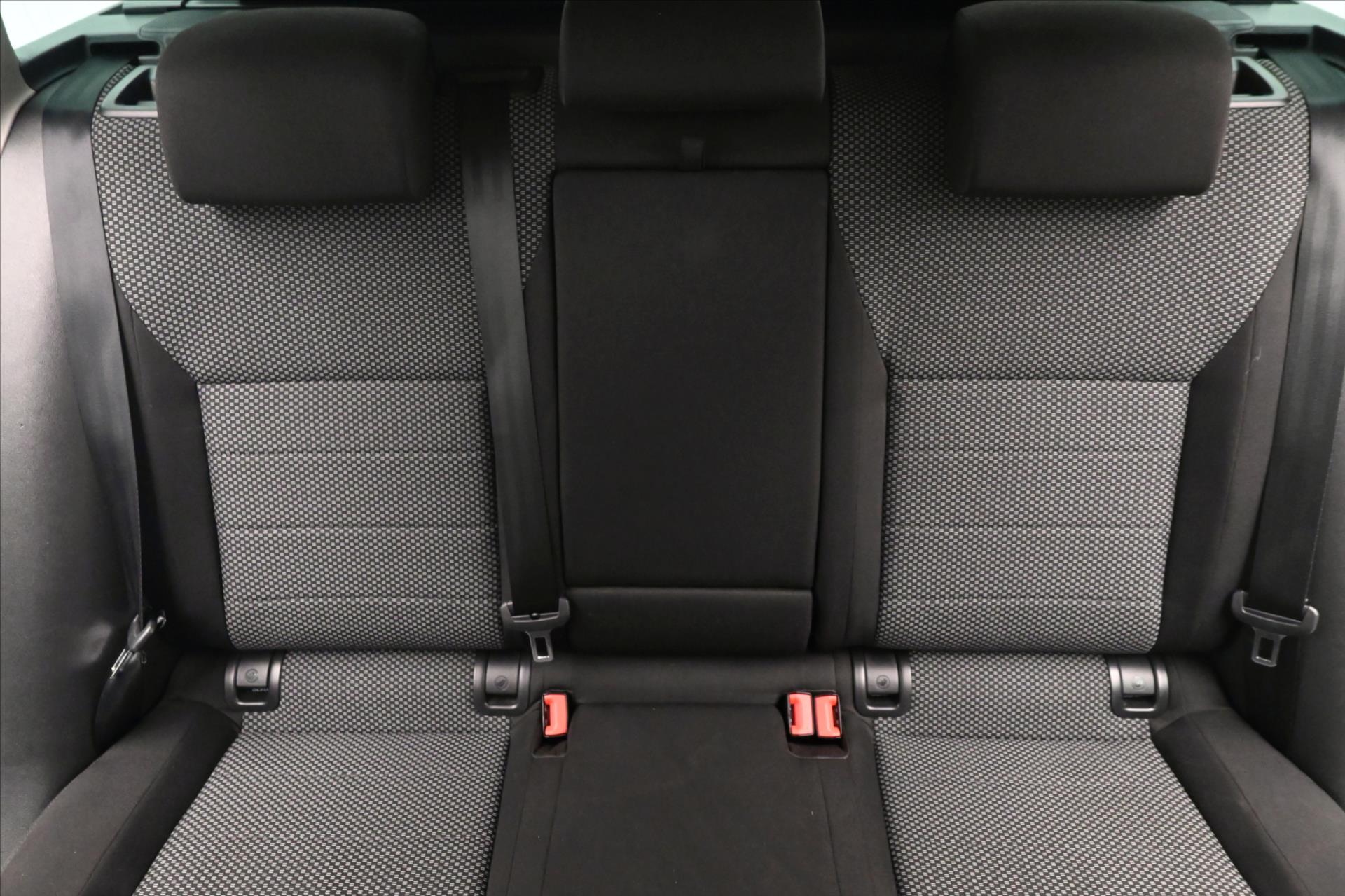 Hlavní fotografie vozu Škoda Octavia 2,0 TDI 110kW Ambition Záruka až 5 let (25)