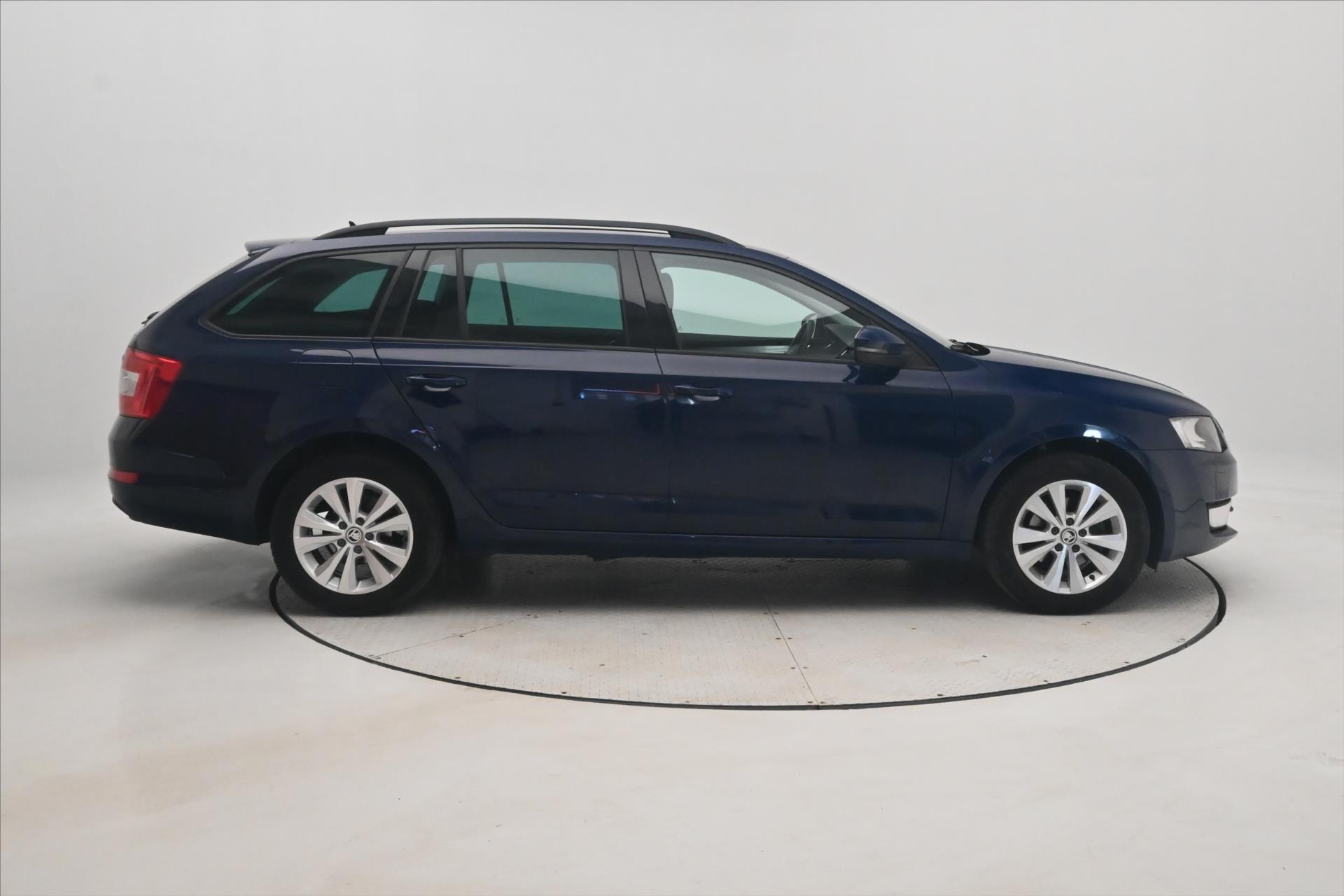 Hlavní fotografie vozu Škoda Octavia 2,0 TDI 110kW Ambition Záruka až 5 let (4)