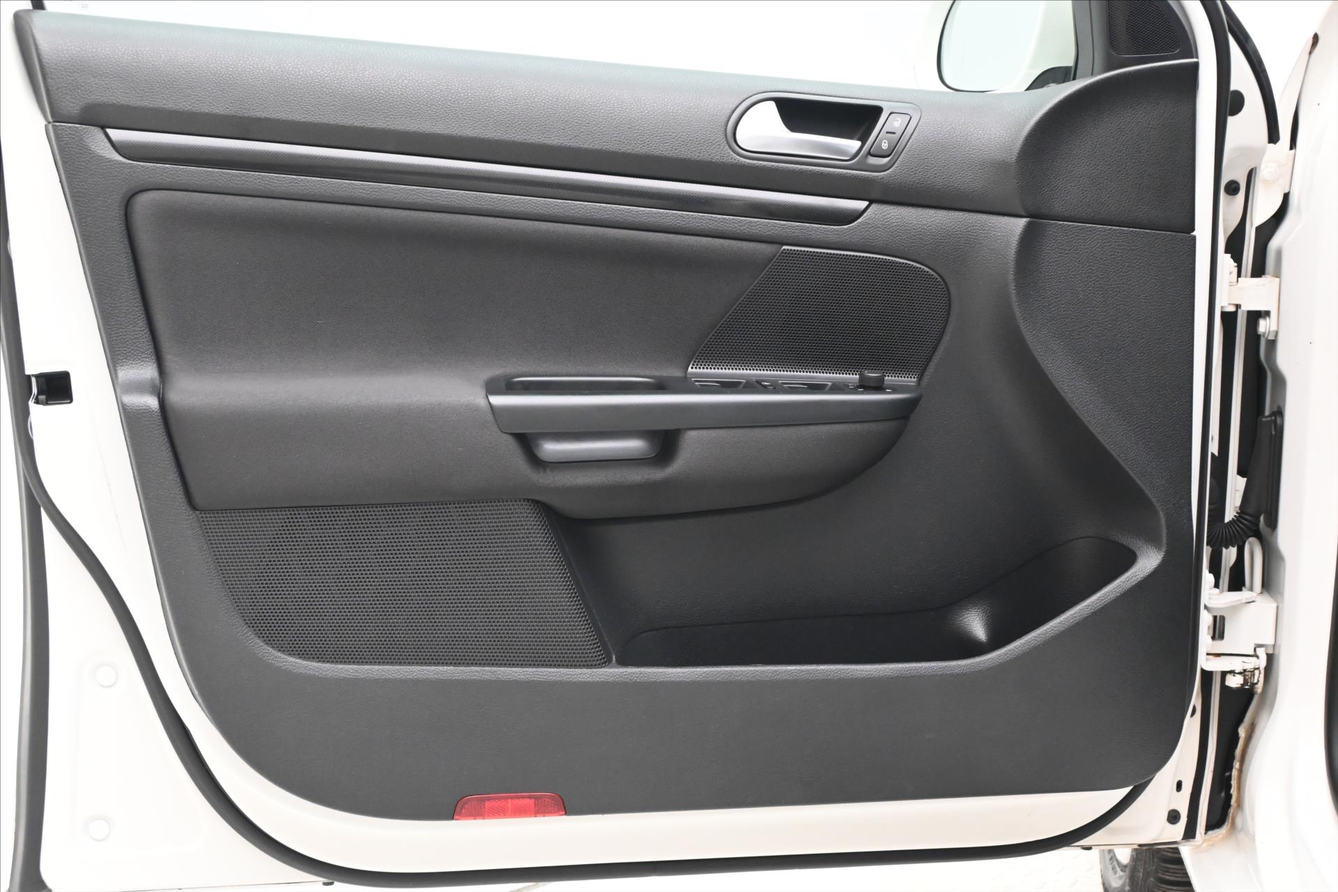 Hlavní fotografie vozu Volkswagen Golf 2,0 TDI 110 kW Trendline Záruka až 5 let (23)