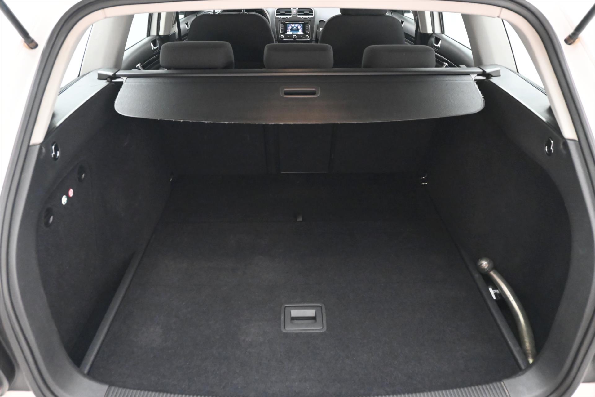 Hlavní fotografie vozu Volkswagen Golf 2,0 TDI 110kW Trendline Záruka až 5 let (10)