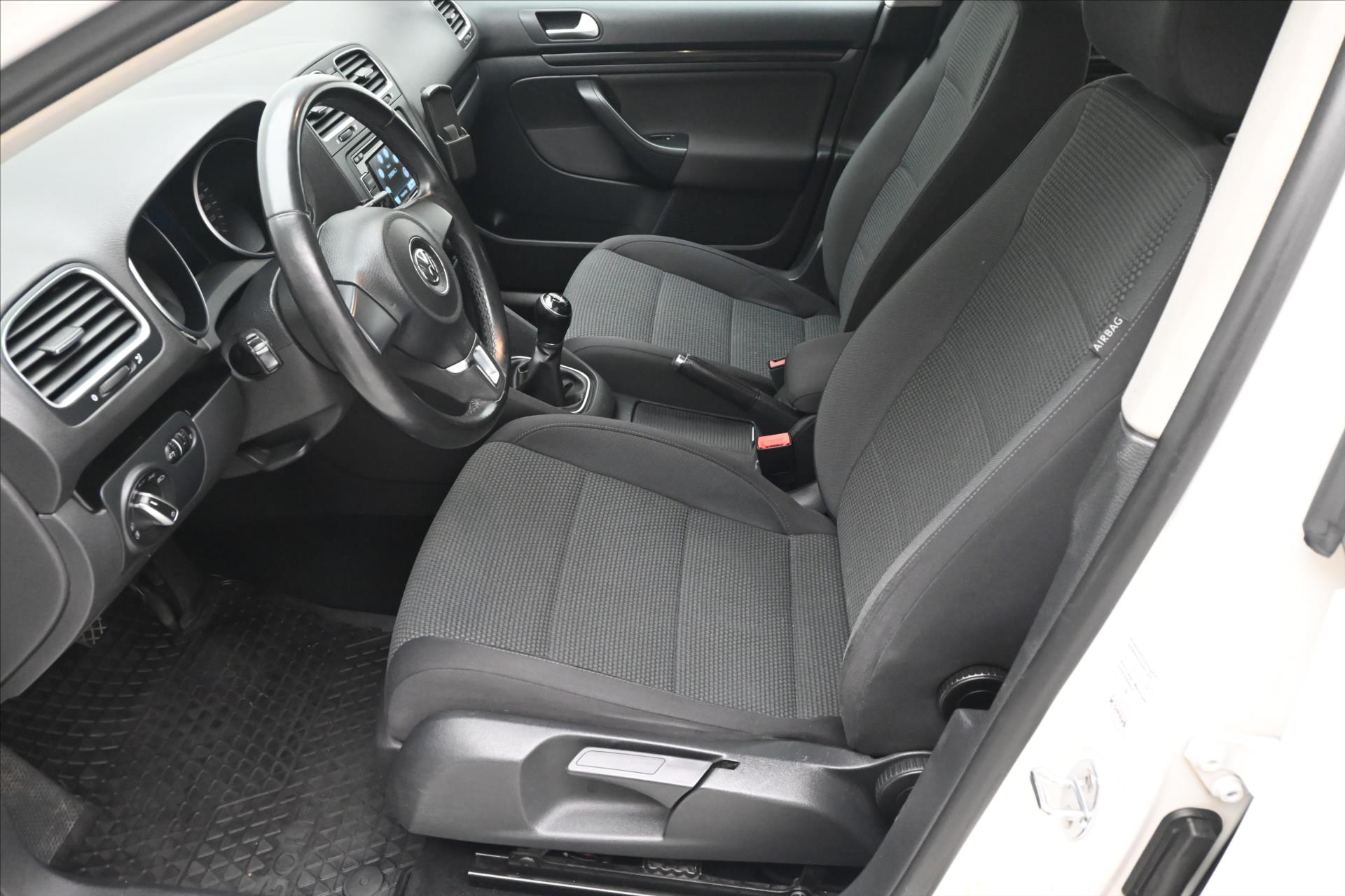 Hlavní fotografie vozu Volkswagen Golf 2,0 TDI 110kW Trendline Záruka až 5 let (13)