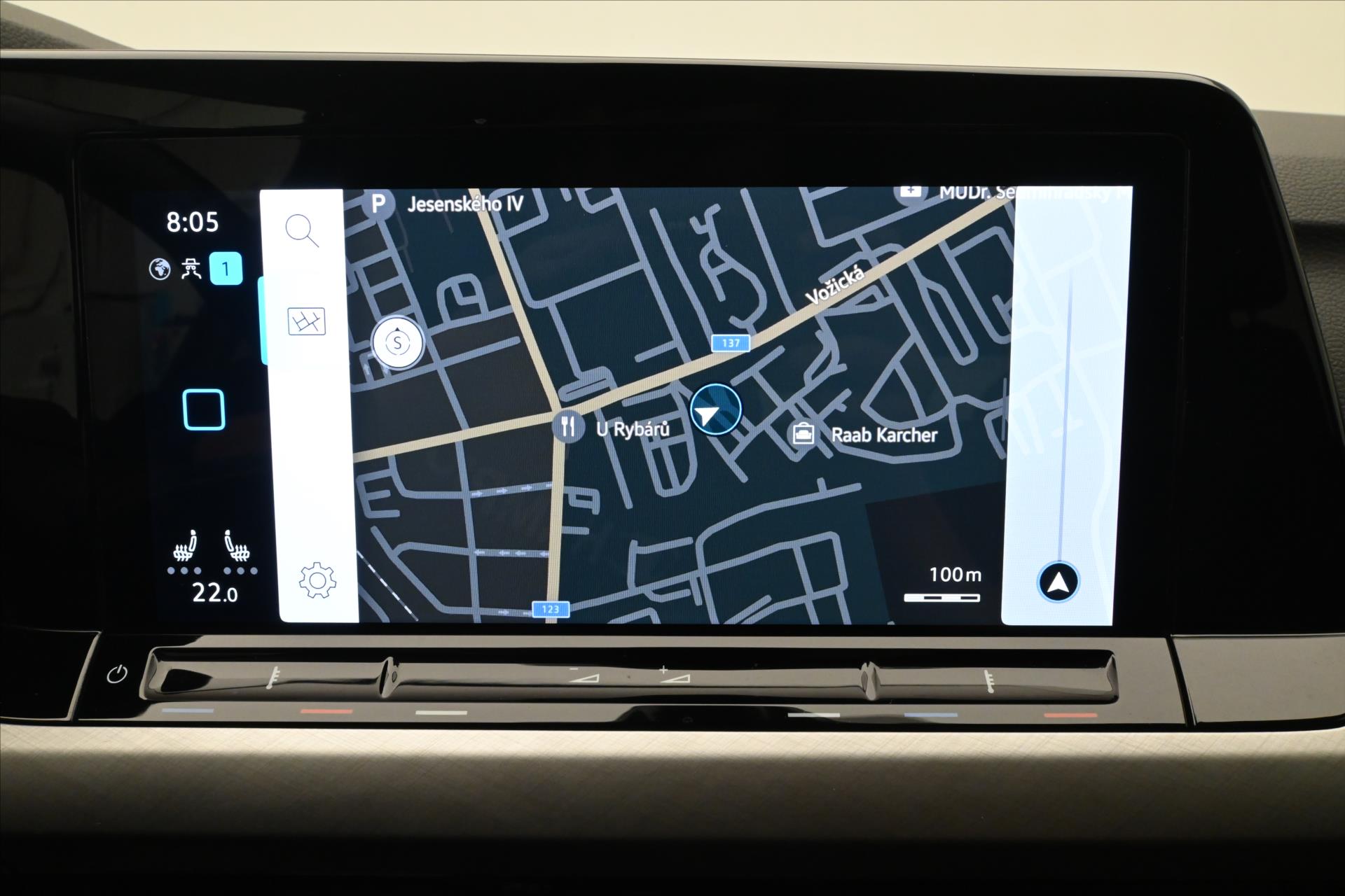 Hlavní fotografie vozu Volkswagen Golf 1,5 eTSI 96kW DSG Life Business Záruka až 5 let (19)