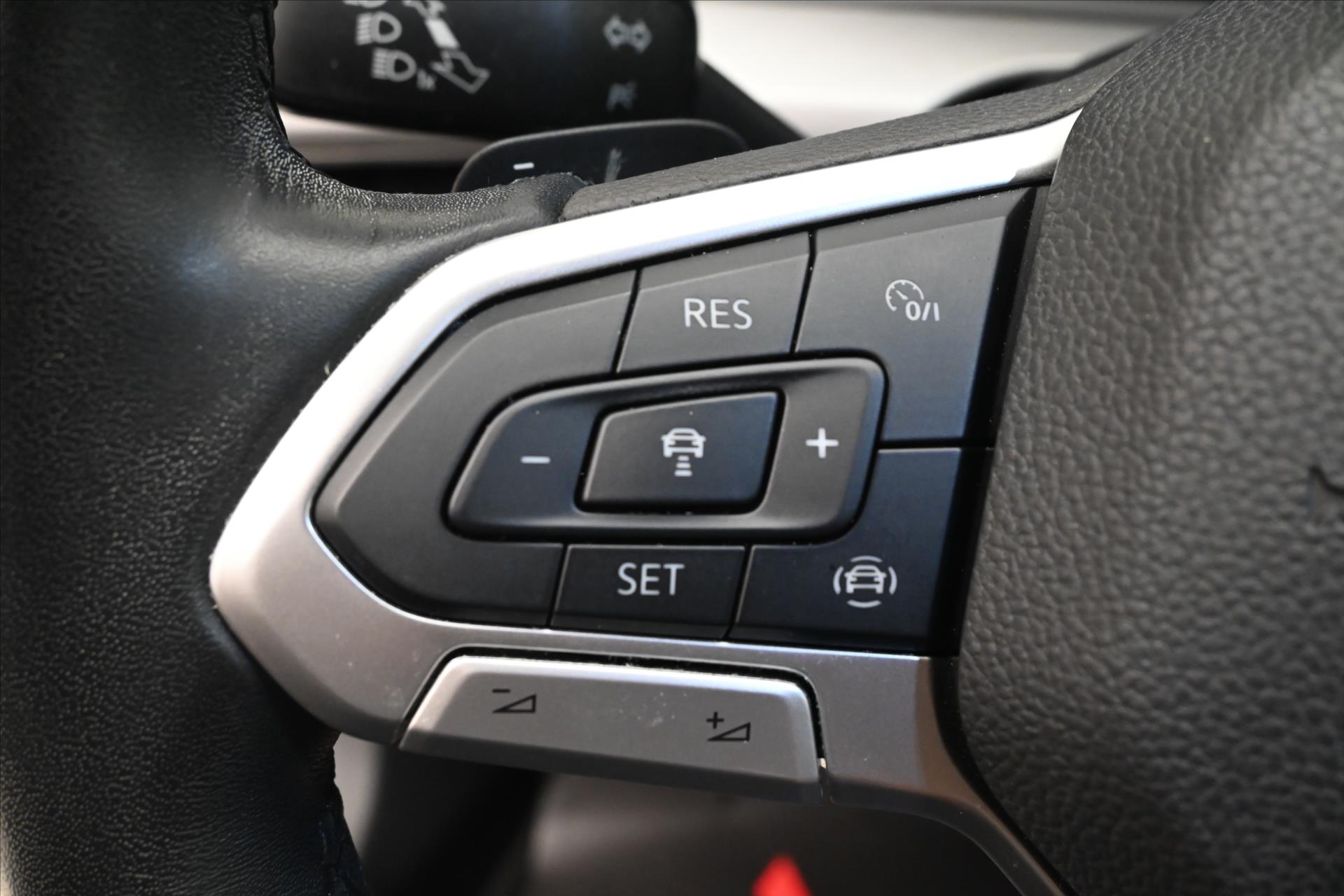 Hlavní fotografie vozu Volkswagen Golf 1,5 eTSI 96kW DSG Life Business Záruka až 5 let (23)