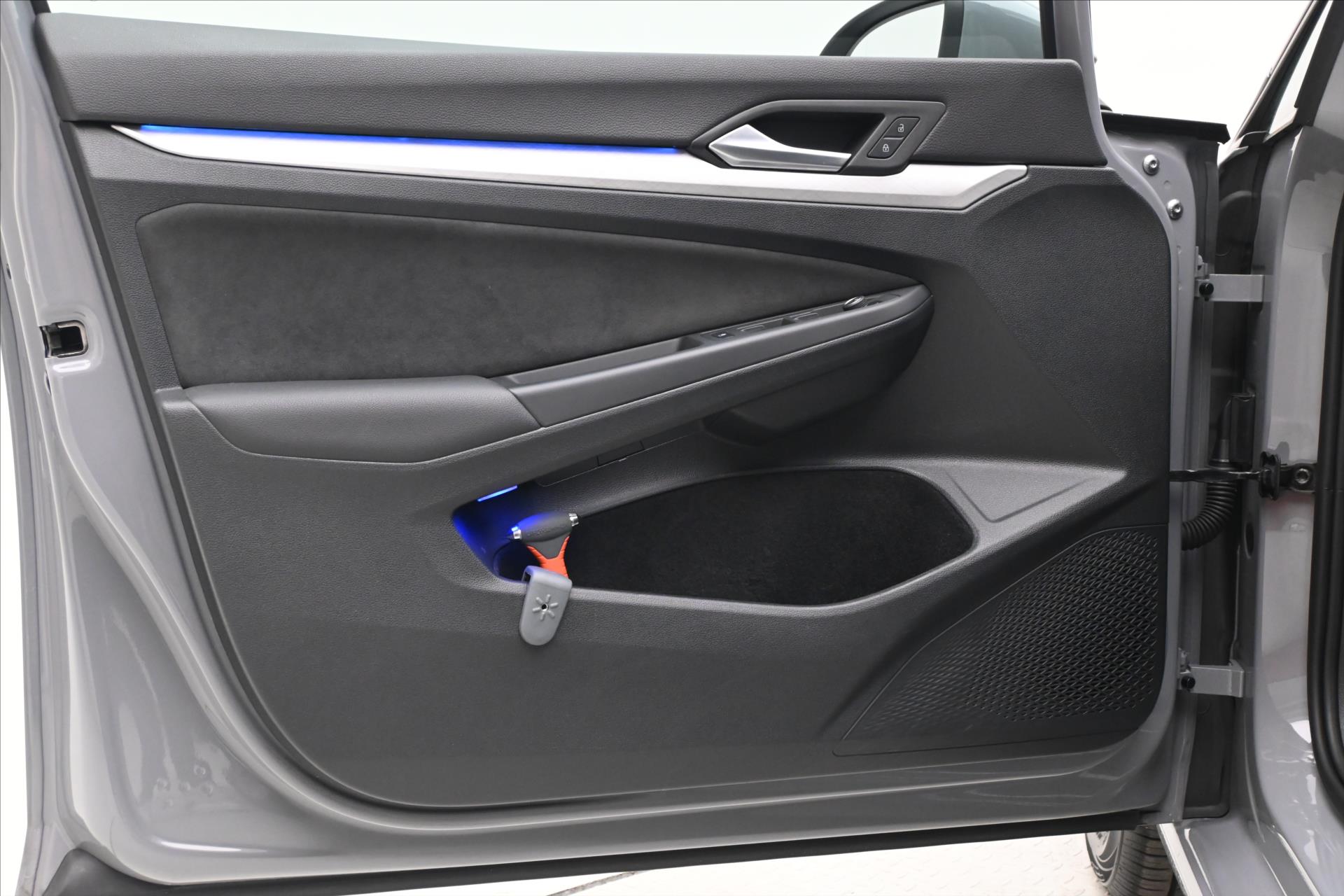 Hlavní fotografie vozu Volkswagen Golf 1,5 eTSI 96kW DSG Life Business Záruka až 5 let (24)