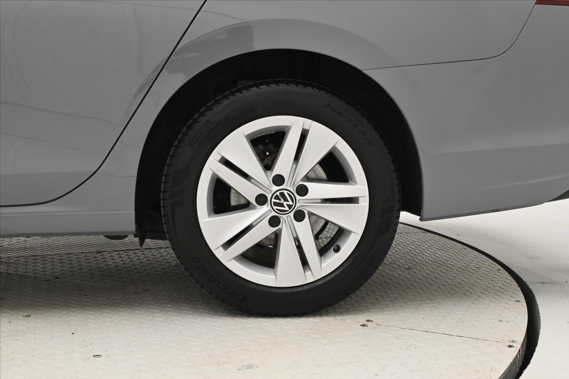 Hlavní fotografie vozu Volkswagen Golf 1,5 eTSI 96kW DSG Life Business Záruka až 5 let (31)