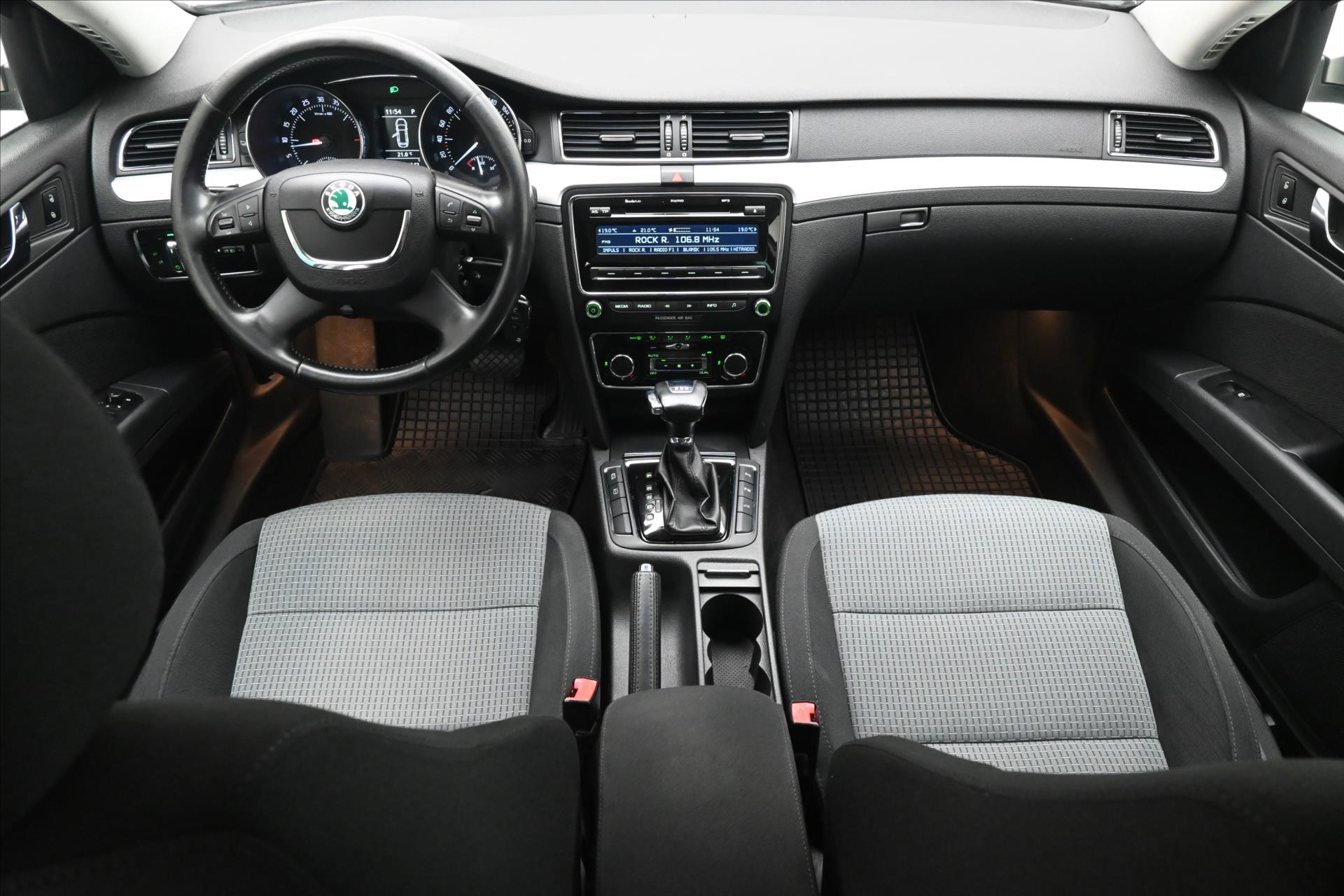 Hlavní fotografie vozu Škoda Superb 2,0 TDI 103 kW DSG Ambition (15)