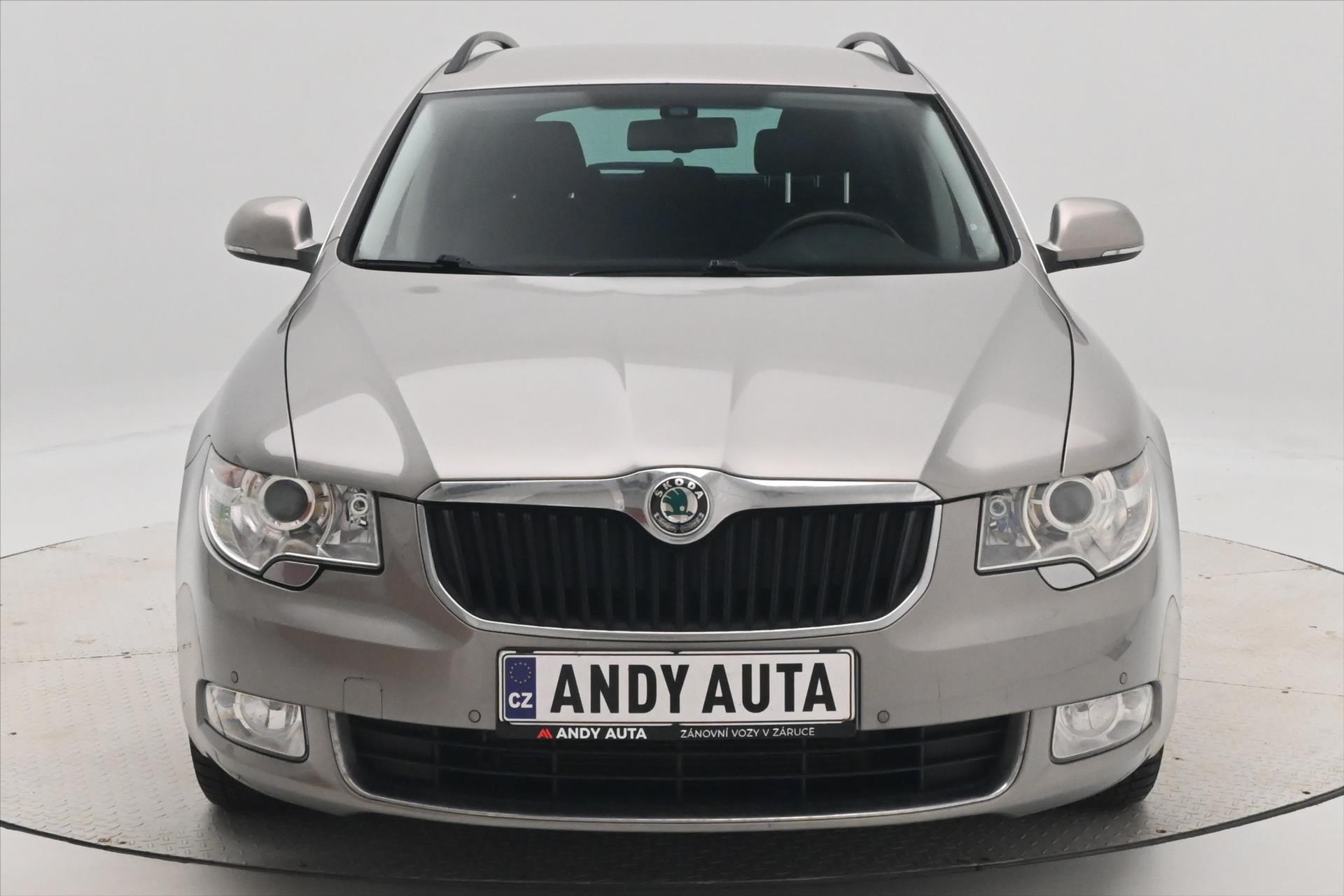 Hlavní fotografie vozu Škoda Superb 2,0 TDI 103 kW DSG Ambition (2)
