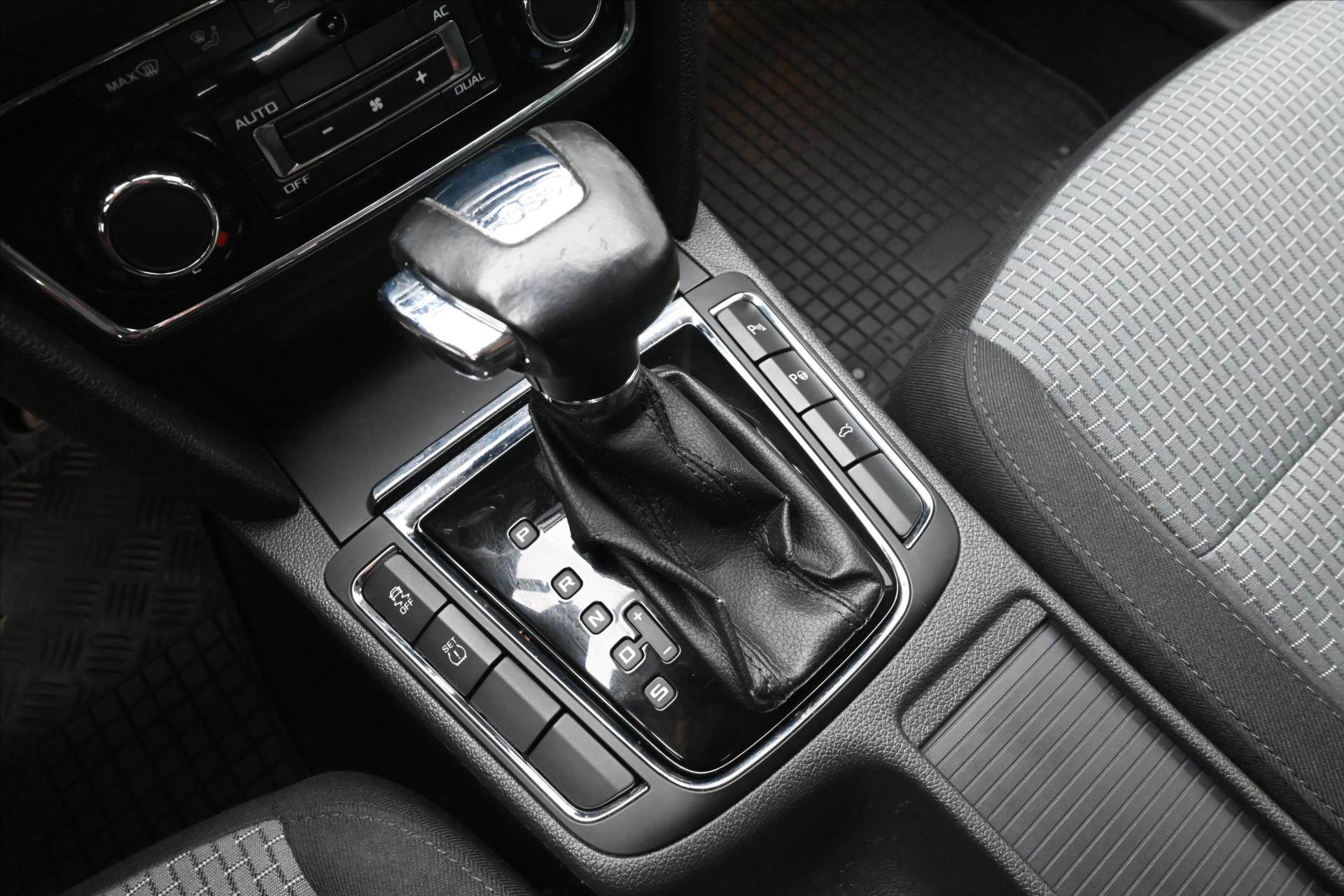 Hlavní fotografie vozu Škoda Superb 2,0 TDI 103 kW DSG Ambition (21)