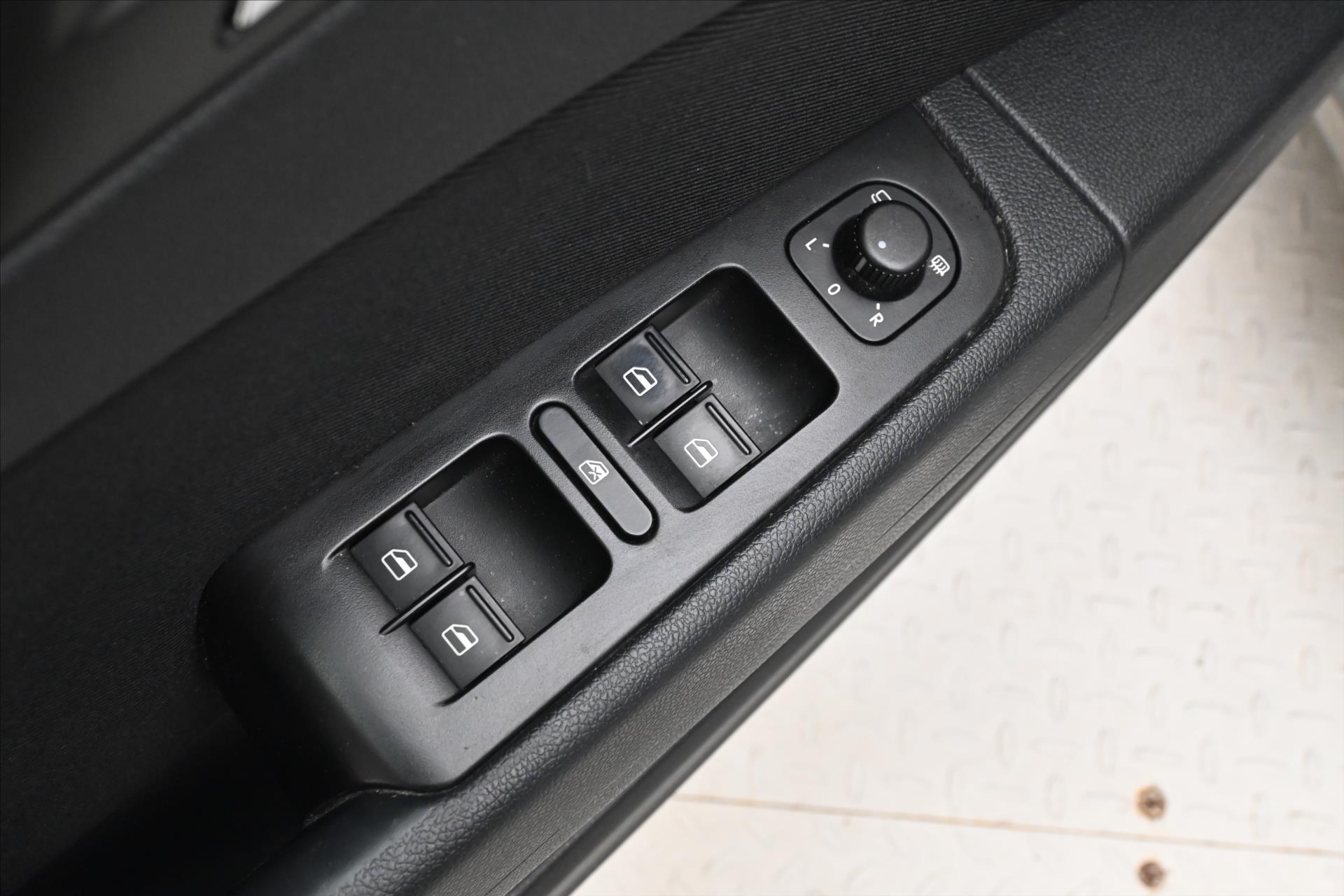 Hlavní fotografie vozu Škoda Superb 2,0 TDI 103 kW DSG Ambition (24)