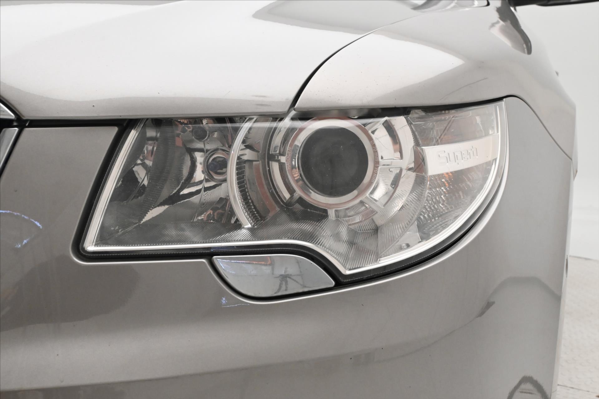 Hlavní fotografie vozu Škoda Superb 2,0 TDI 103 kW DSG Ambition (27)