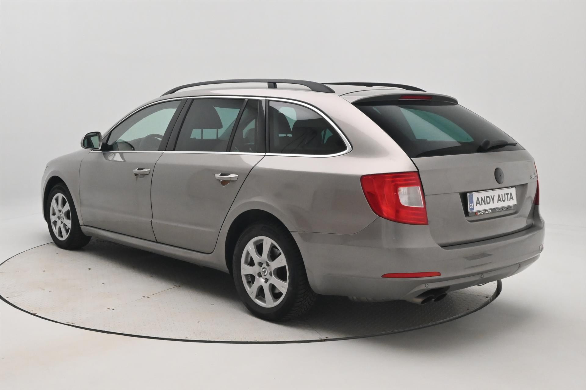 Hlavní fotografie vozu Škoda Superb 2,0 TDI 103 kW DSG Ambition (7)