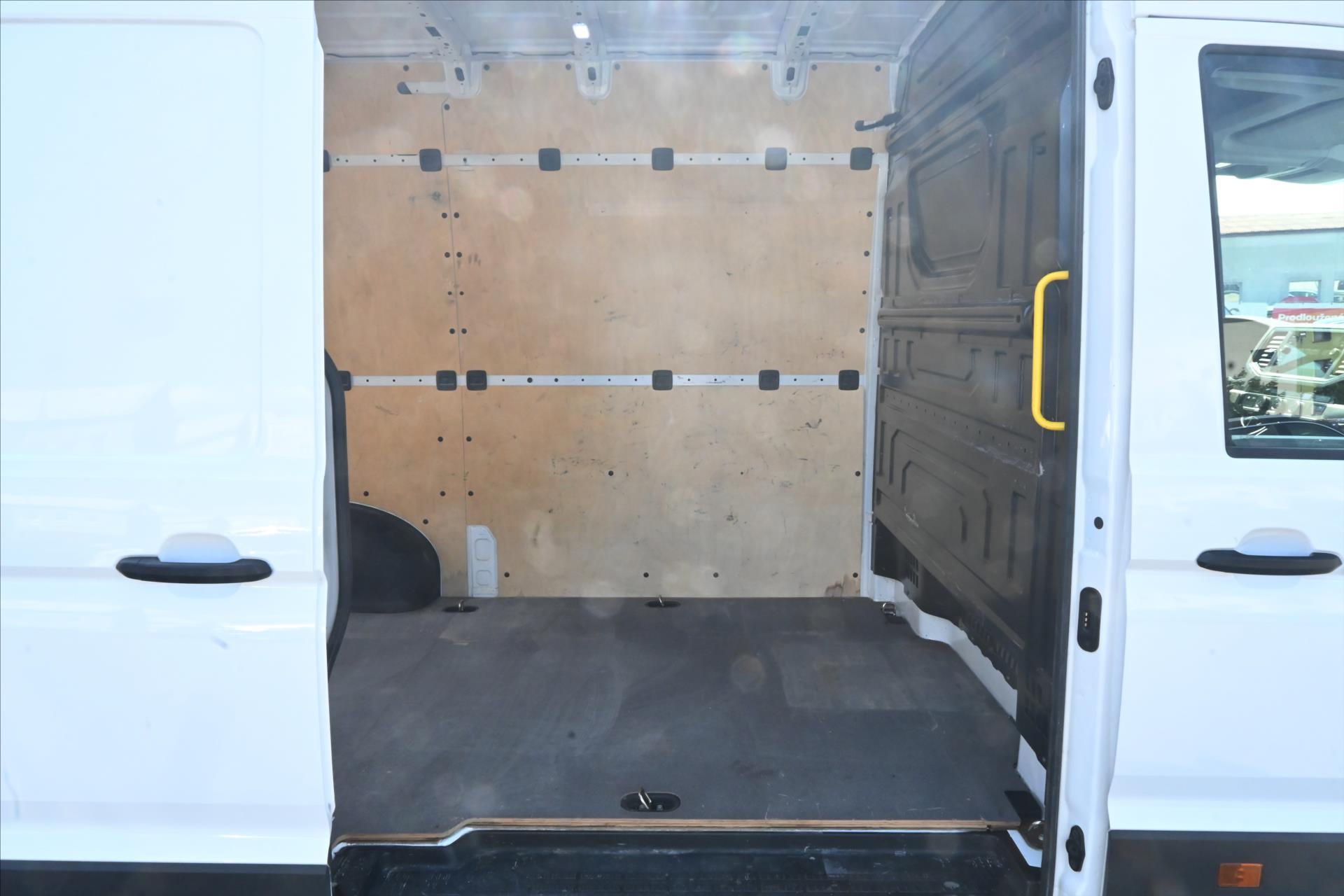 Hlavní fotografie vozu Volkswagen Crafter 2,0 TDI 103 kW L2H2 Navi Kamera Záruka až 5 let (10)
