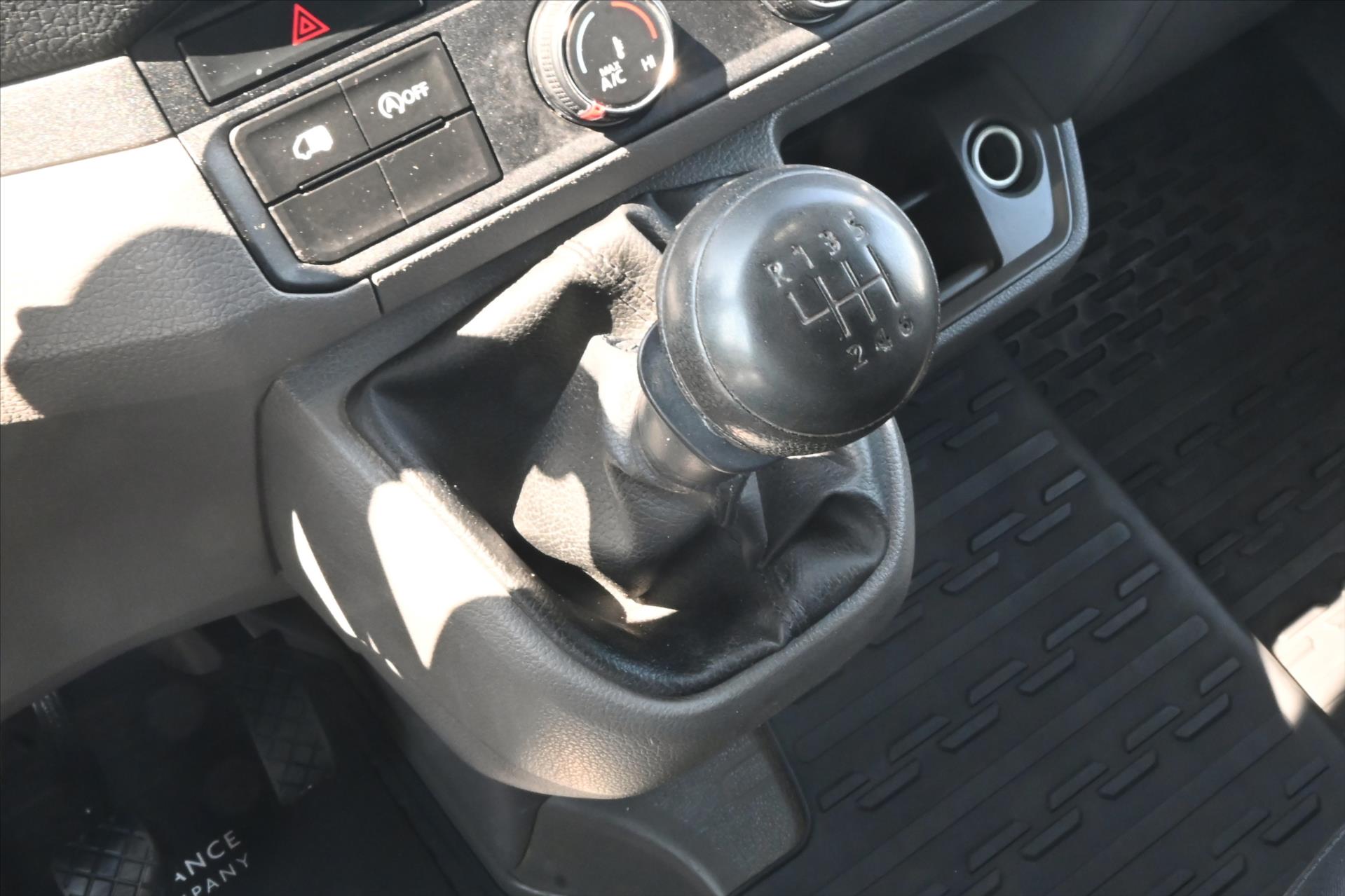 Hlavní fotografie vozu Volkswagen Crafter 2,0 TDI 103 kW L2H2 Navi Kamera Záruka až 5 let (21)