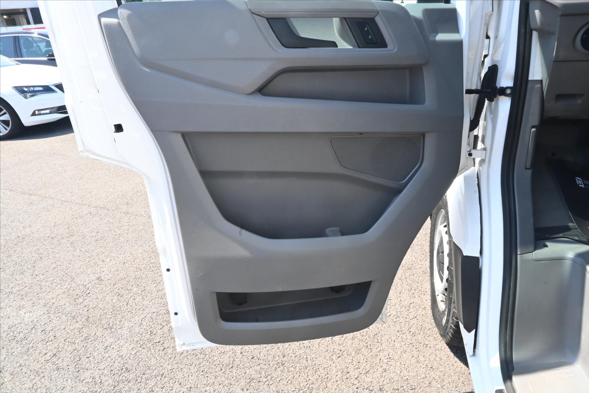 Hlavní fotografie vozu Volkswagen Crafter 2,0 TDI 103 kW L2H2 Navi Kamera Záruka až 5 let (23)