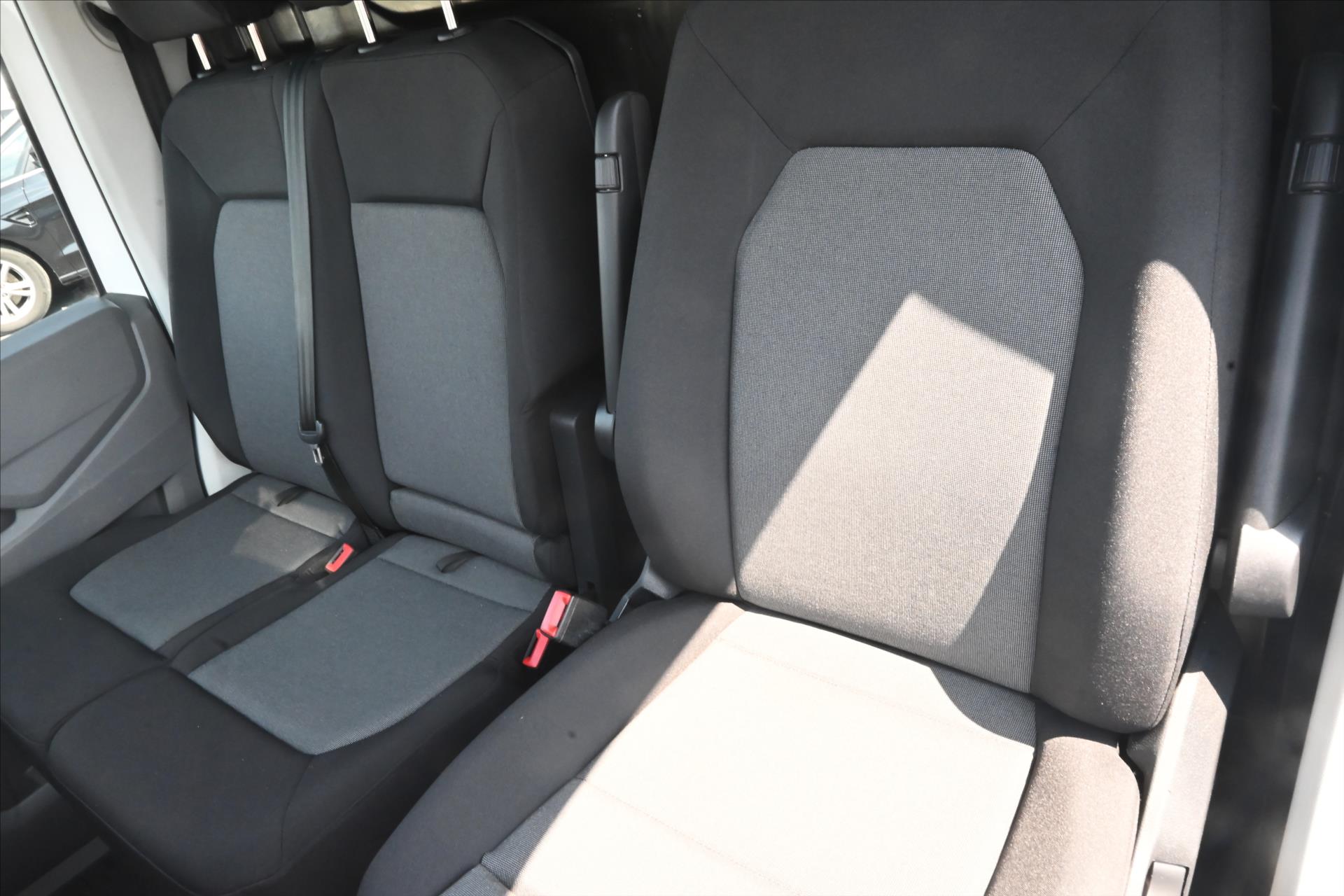 Hlavní fotografie vozu Volkswagen Crafter 2,0 TDI 103 kW L2H2 Navi Kamera Záruka až 5 let (26)