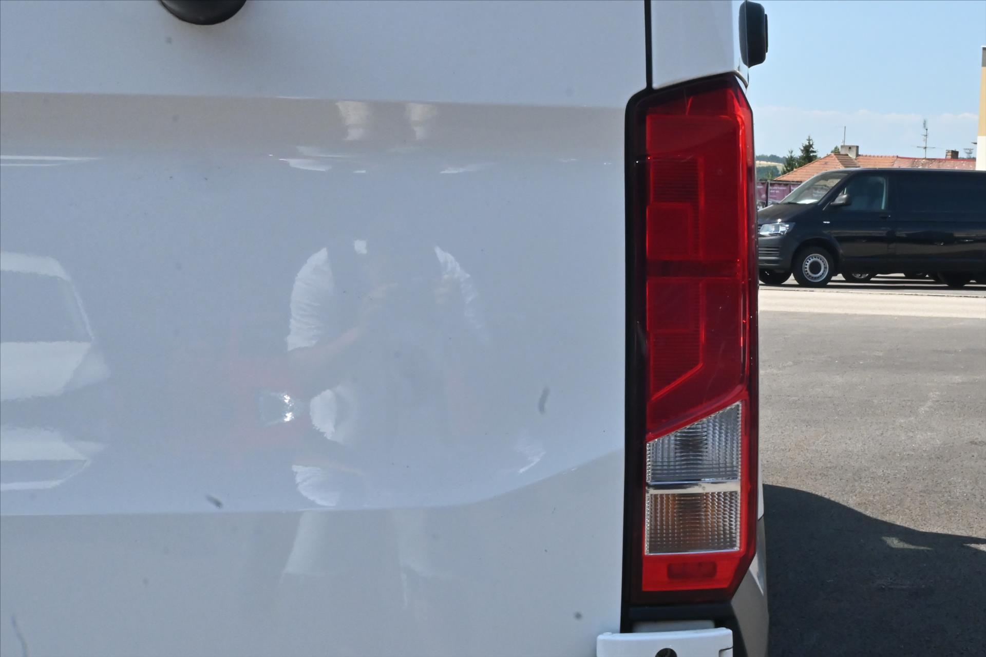 Hlavní fotografie vozu Volkswagen Crafter 2,0 TDI 103 kW L2H2 Navi Kamera Záruka až 5 let (27)