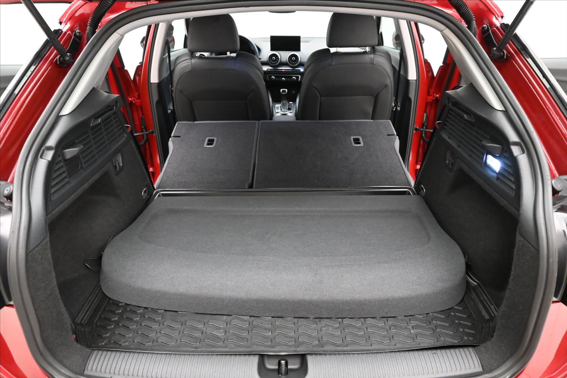Hlavní fotografie vozu Audi Q2 1,5 35 TFSI 110 kW S-Tronic Záruka až 5 let (11)
