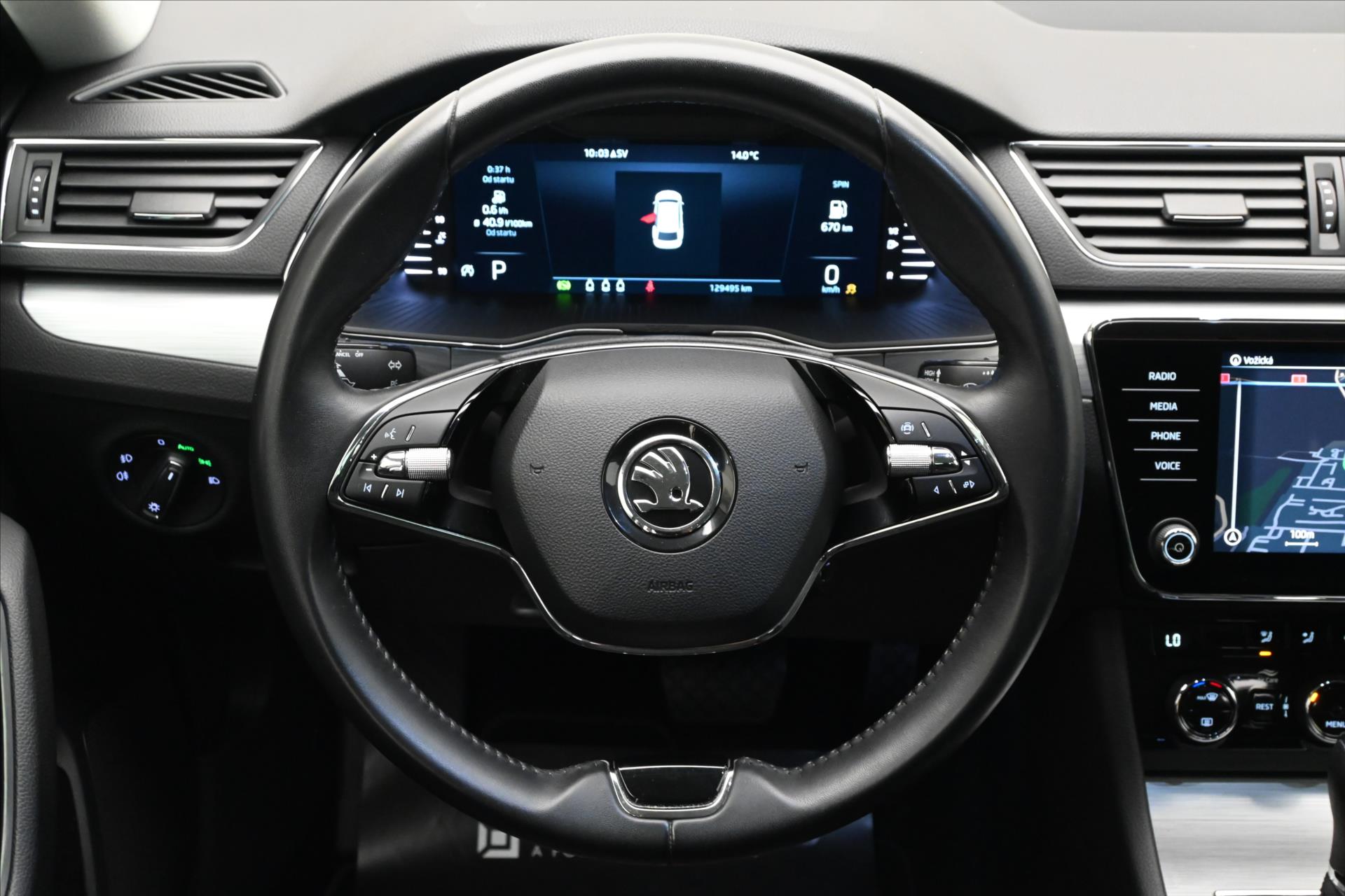 Hlavní fotografie vozu Škoda Superb 2,0 TDI 110 kW DSG TAŽNÉ NAVI Záruka až 5 let (19)