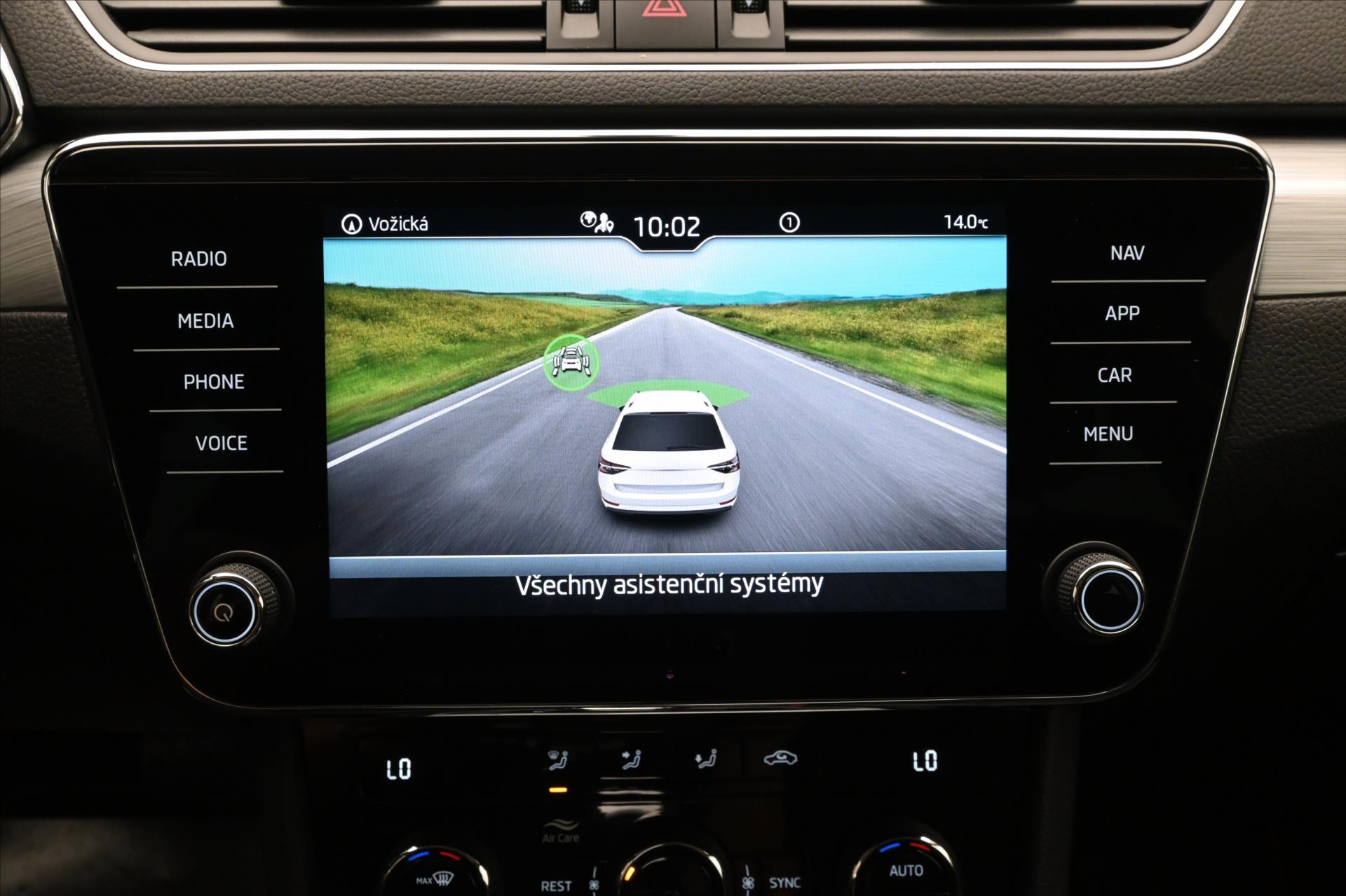 Hlavní fotografie vozu Škoda Superb 2,0 TDI 110 kW DSG TAŽNÉ NAVI Záruka až 5 let (20)