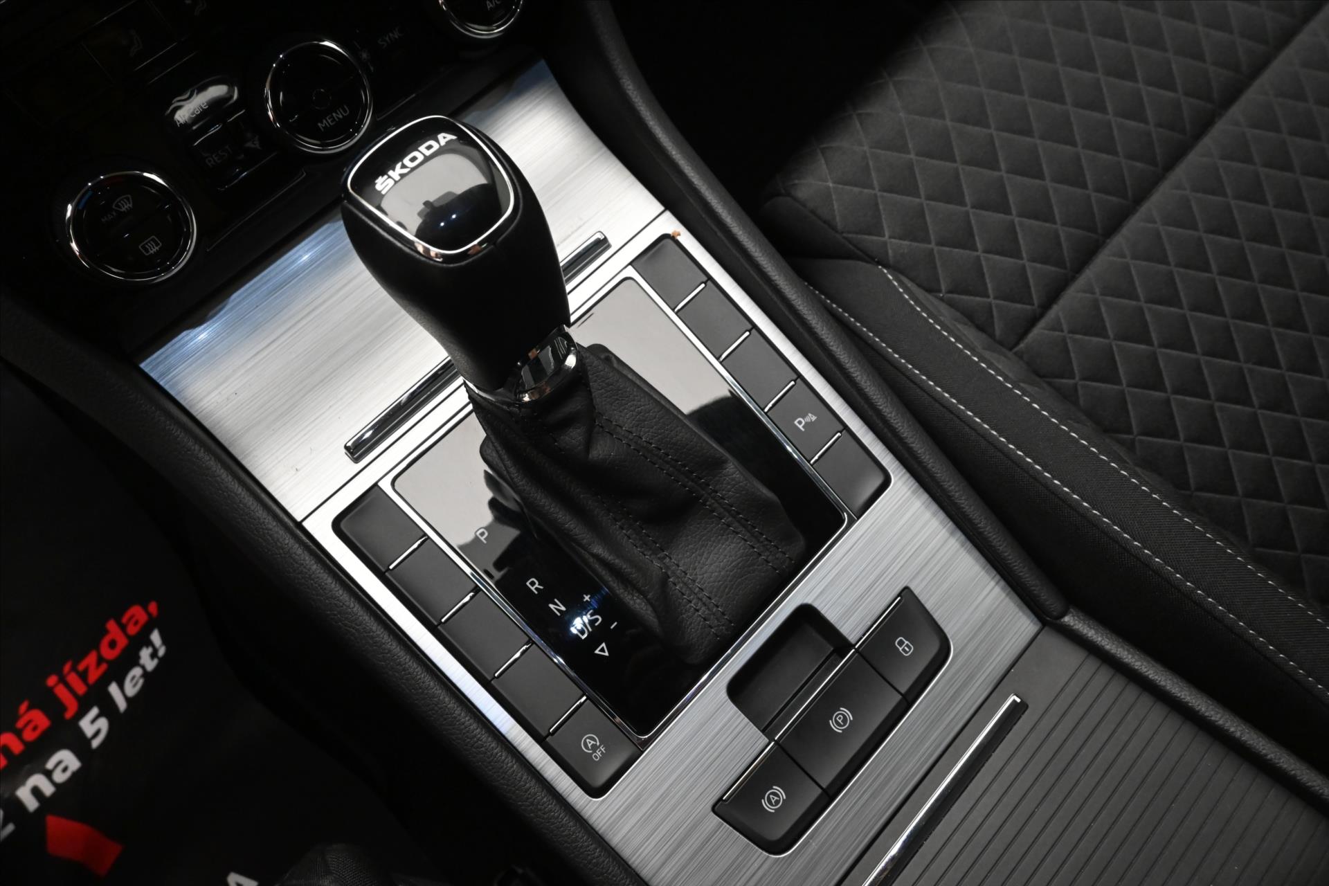 Hlavní fotografie vozu Škoda Superb 2,0 TDI 110 kW DSG TAŽNÉ NAVI Záruka až 5 let (23)
